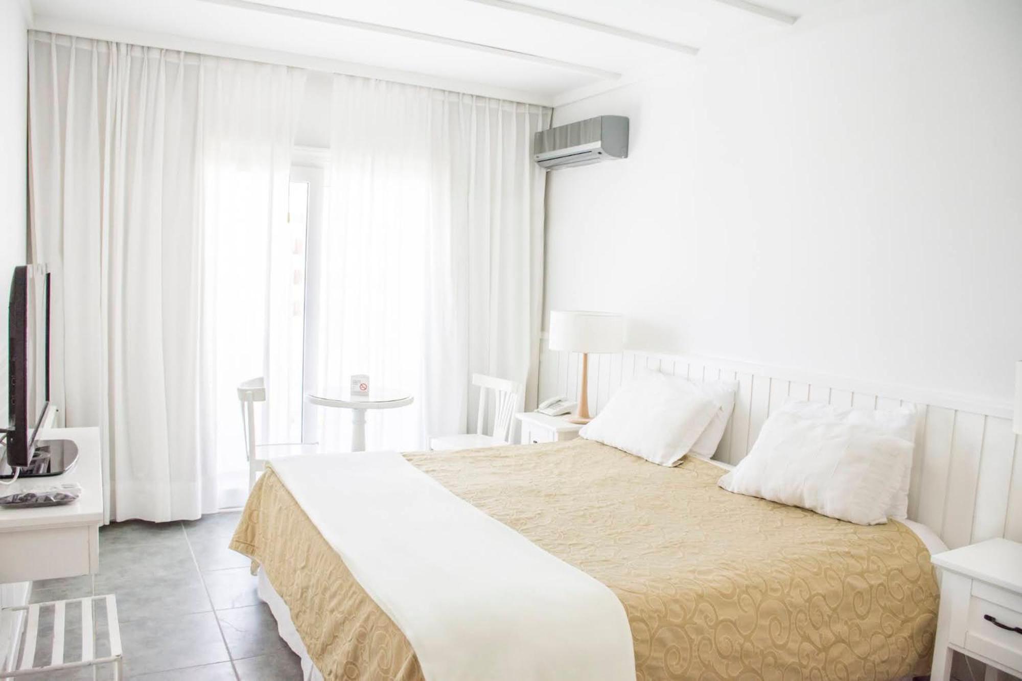 Superior Apartment  with Sea and Pool View photo 3