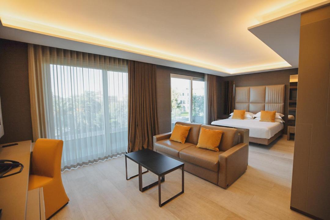 Junior Suite with Lateral Sea View - Photo 6