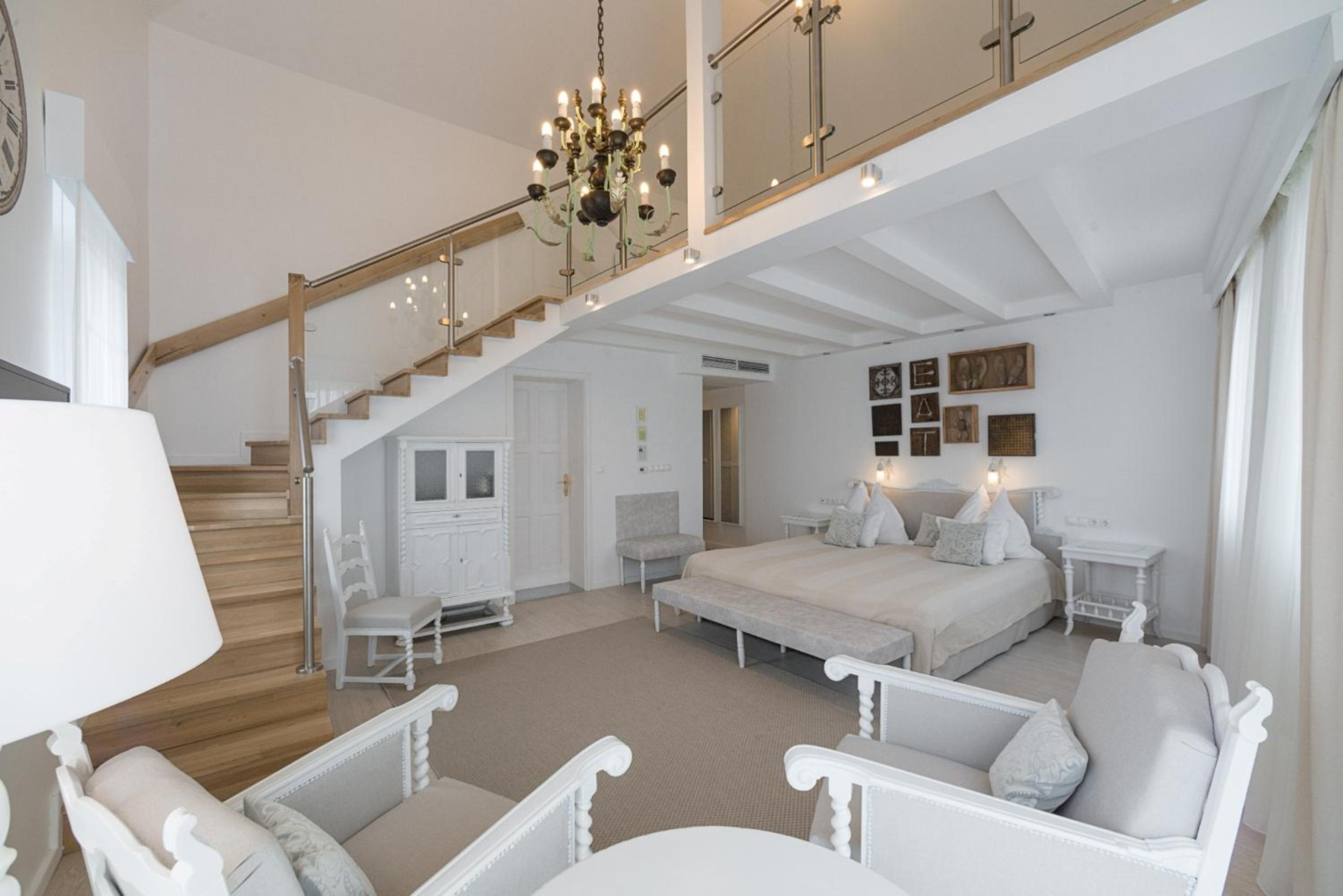 Family Room photo 1