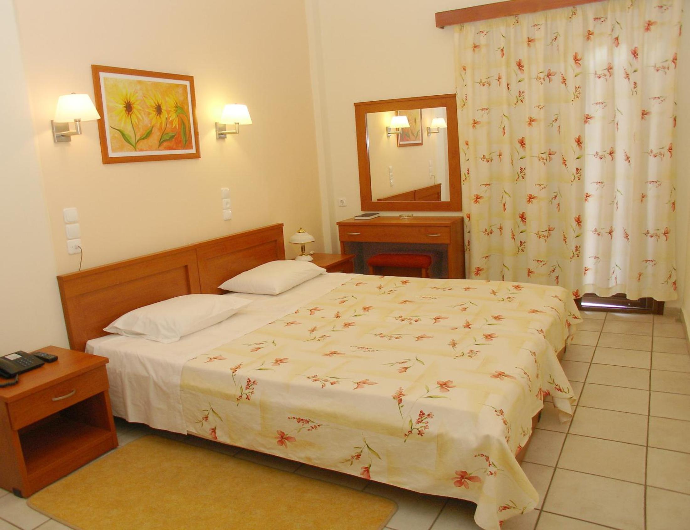 Double Room - Photo 5