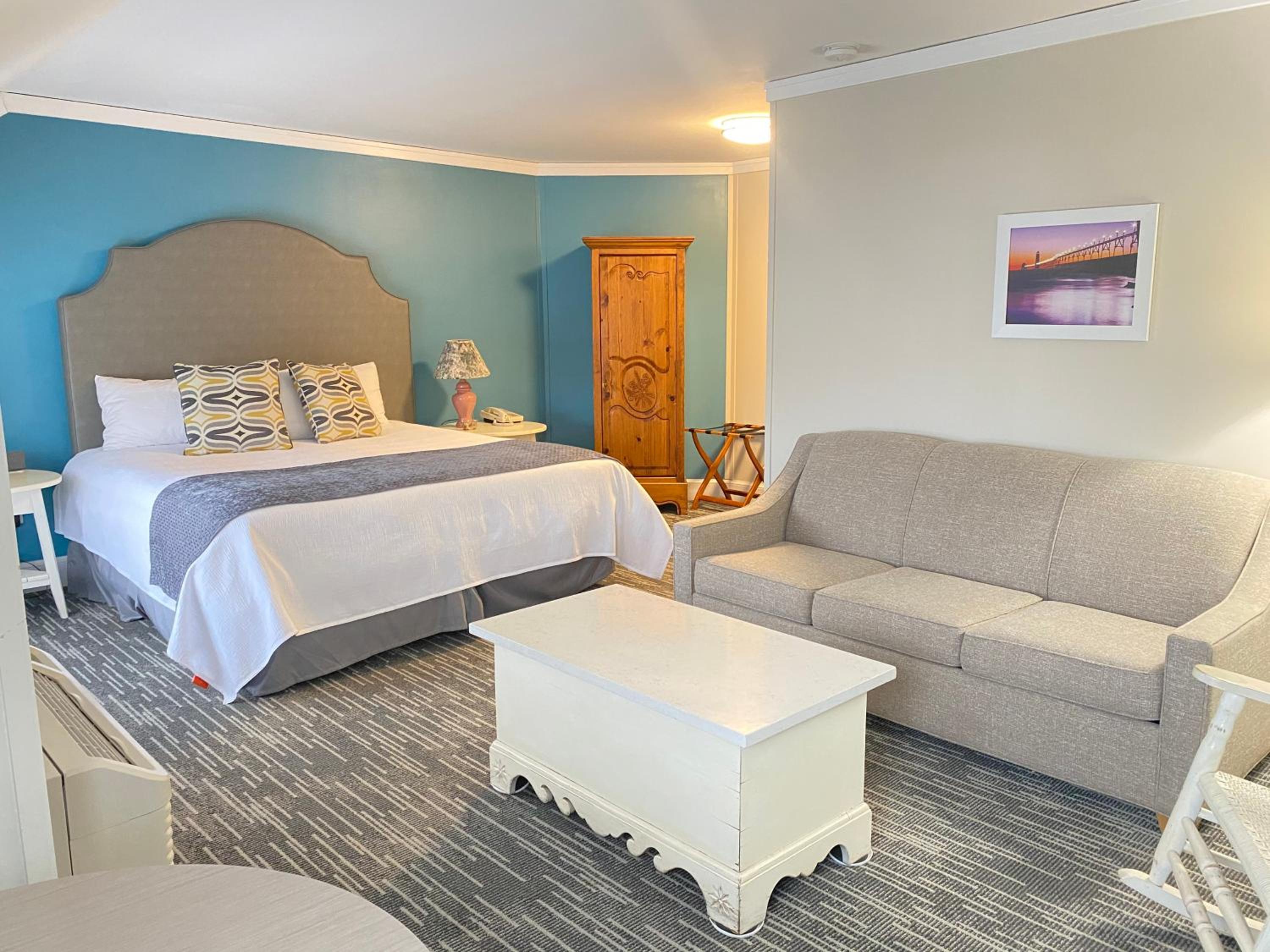 Premium King Room photo 3