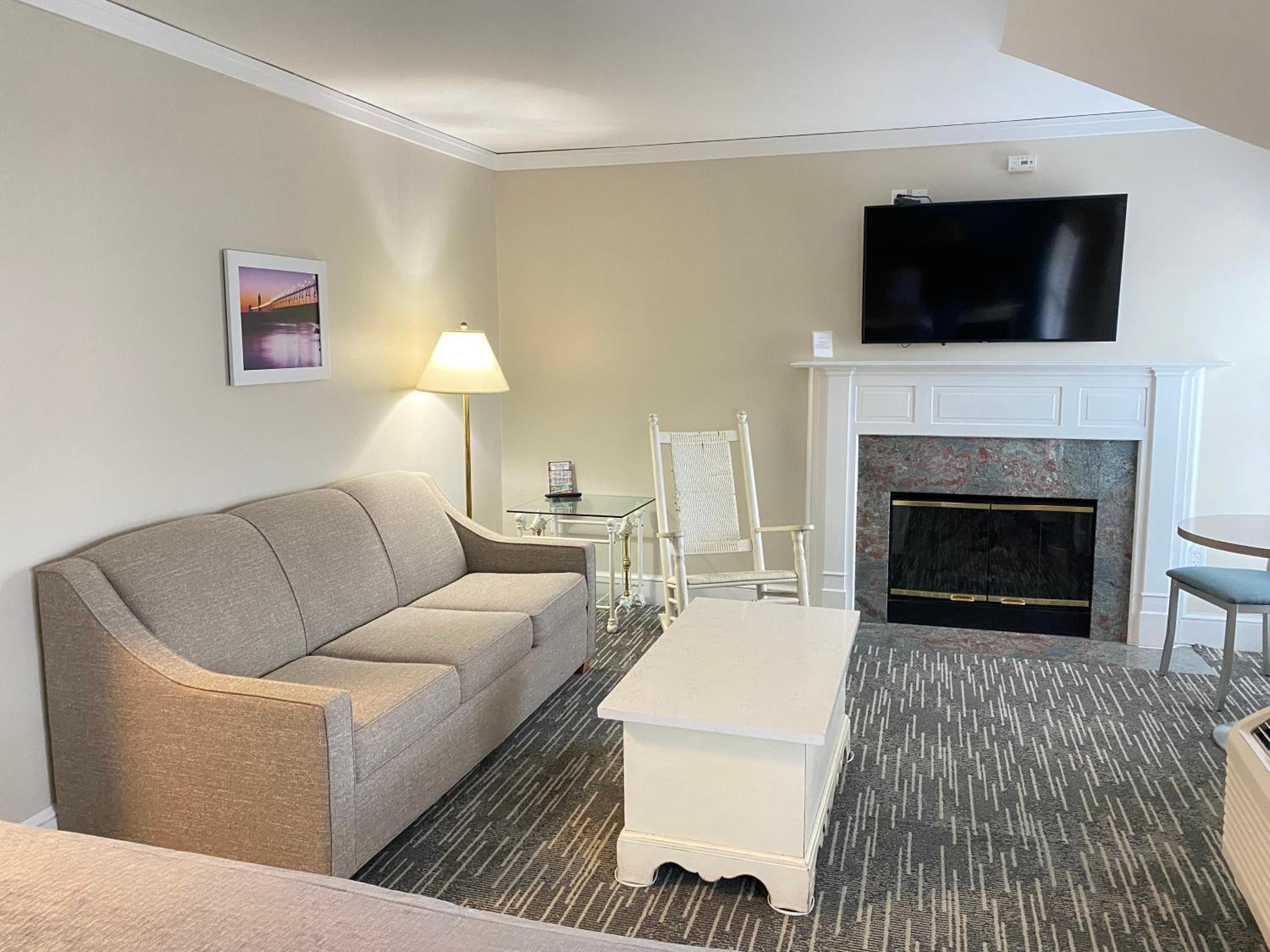 Premium King Room photo 2