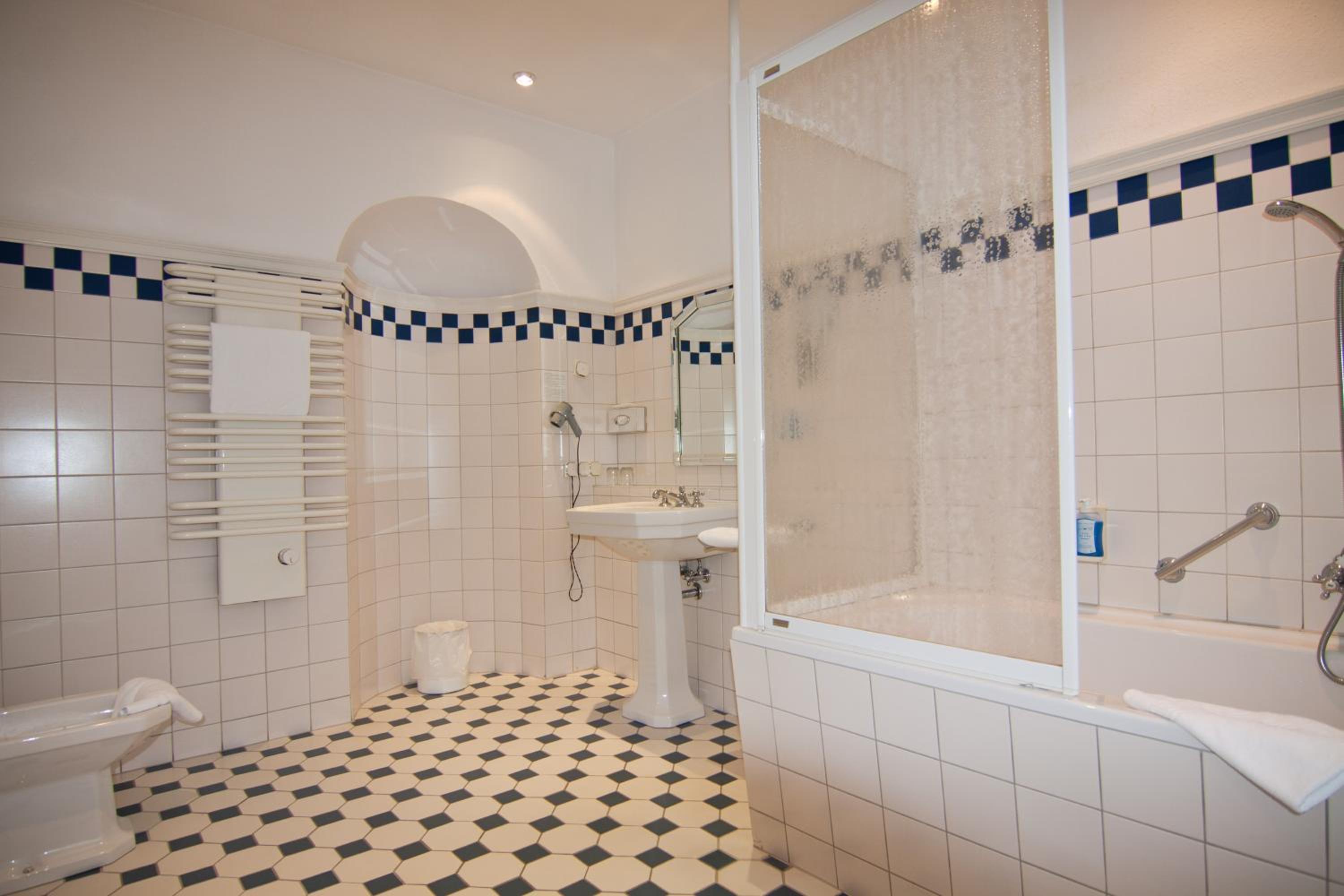 Double Room - Photo 2