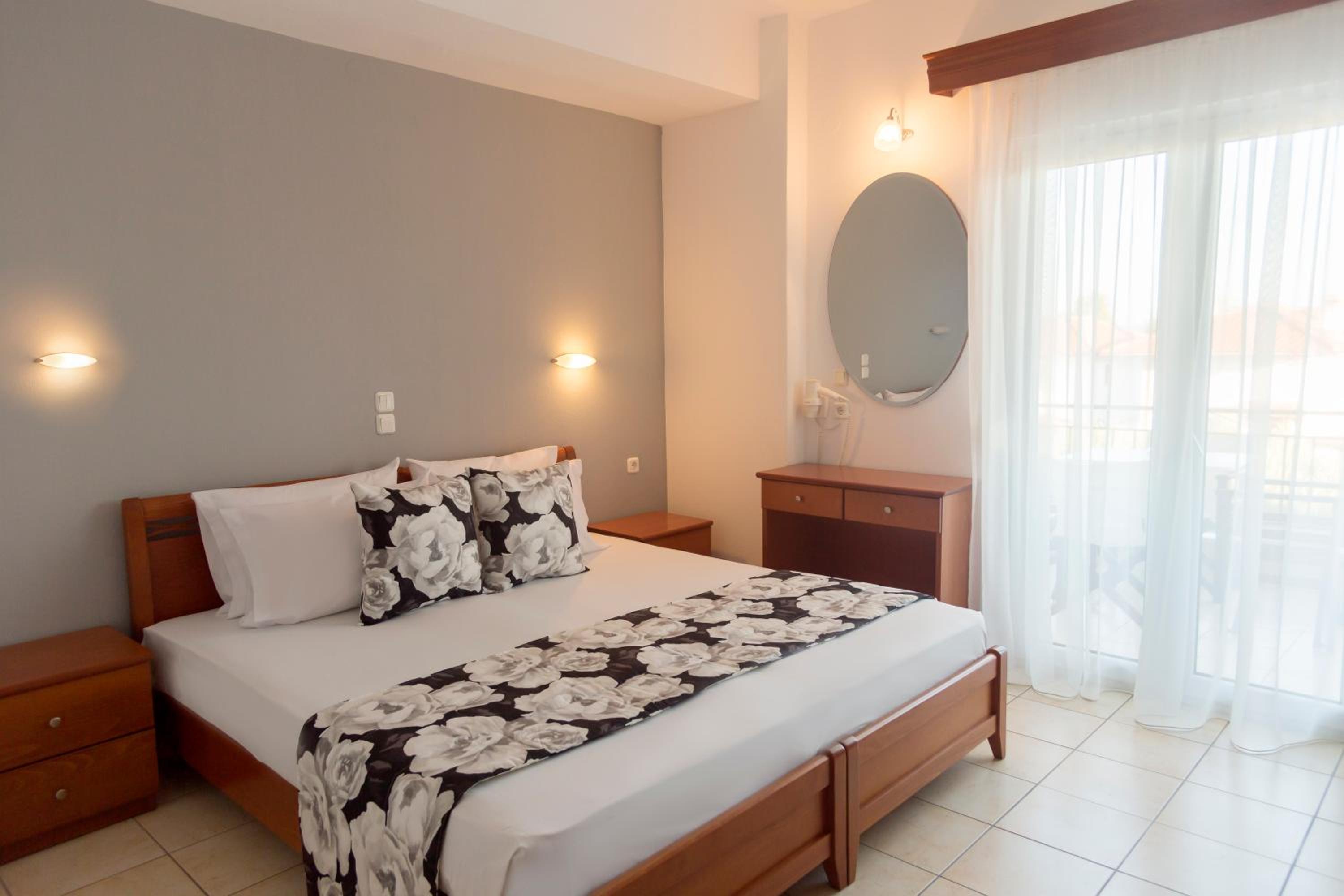 Economy Twin Room photo 1