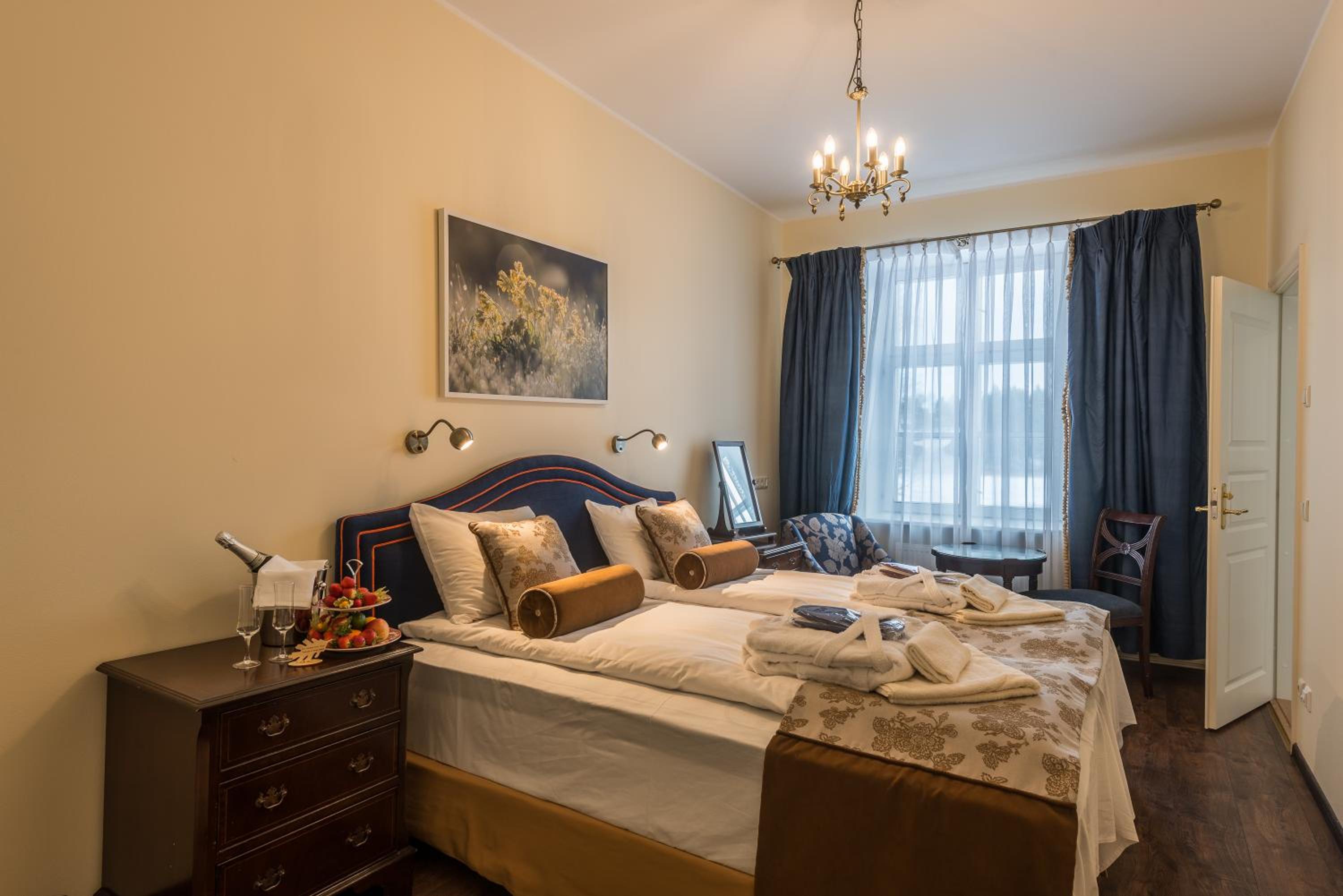Deluxe Double Room with Bath
