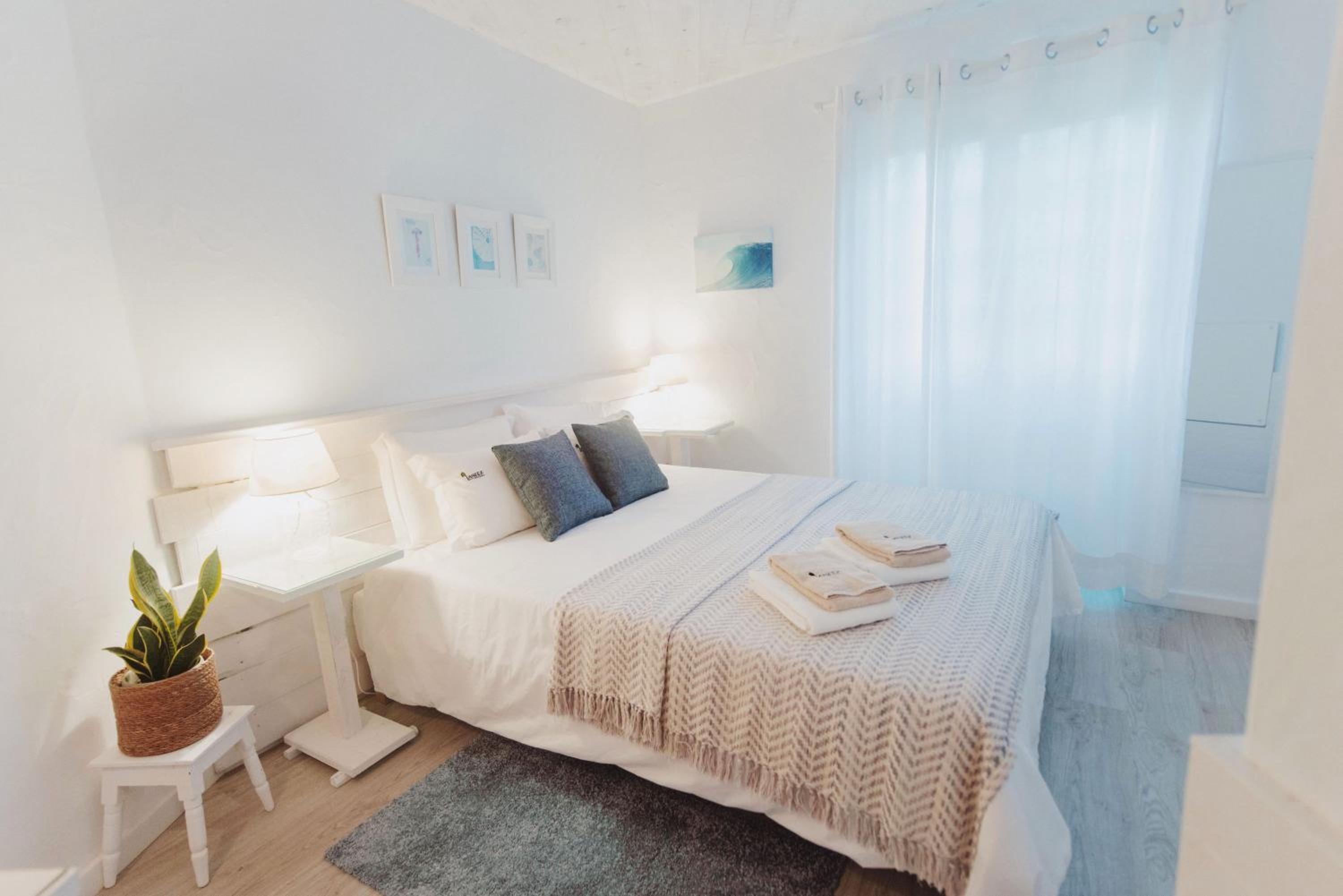 Chambre Double ou Lits Jumeaux avec Salle de Bains Commune