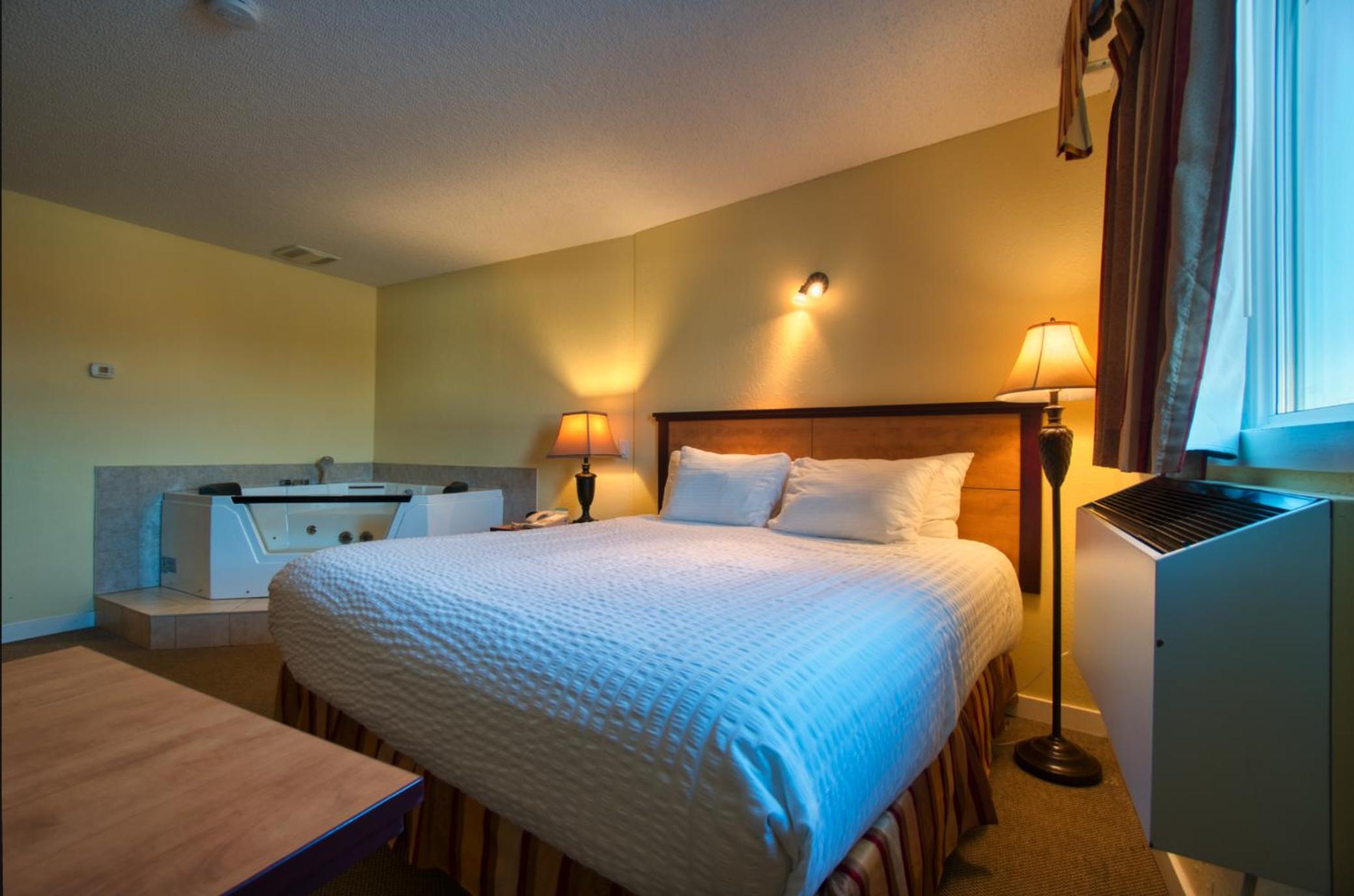 Deluxe King Suite