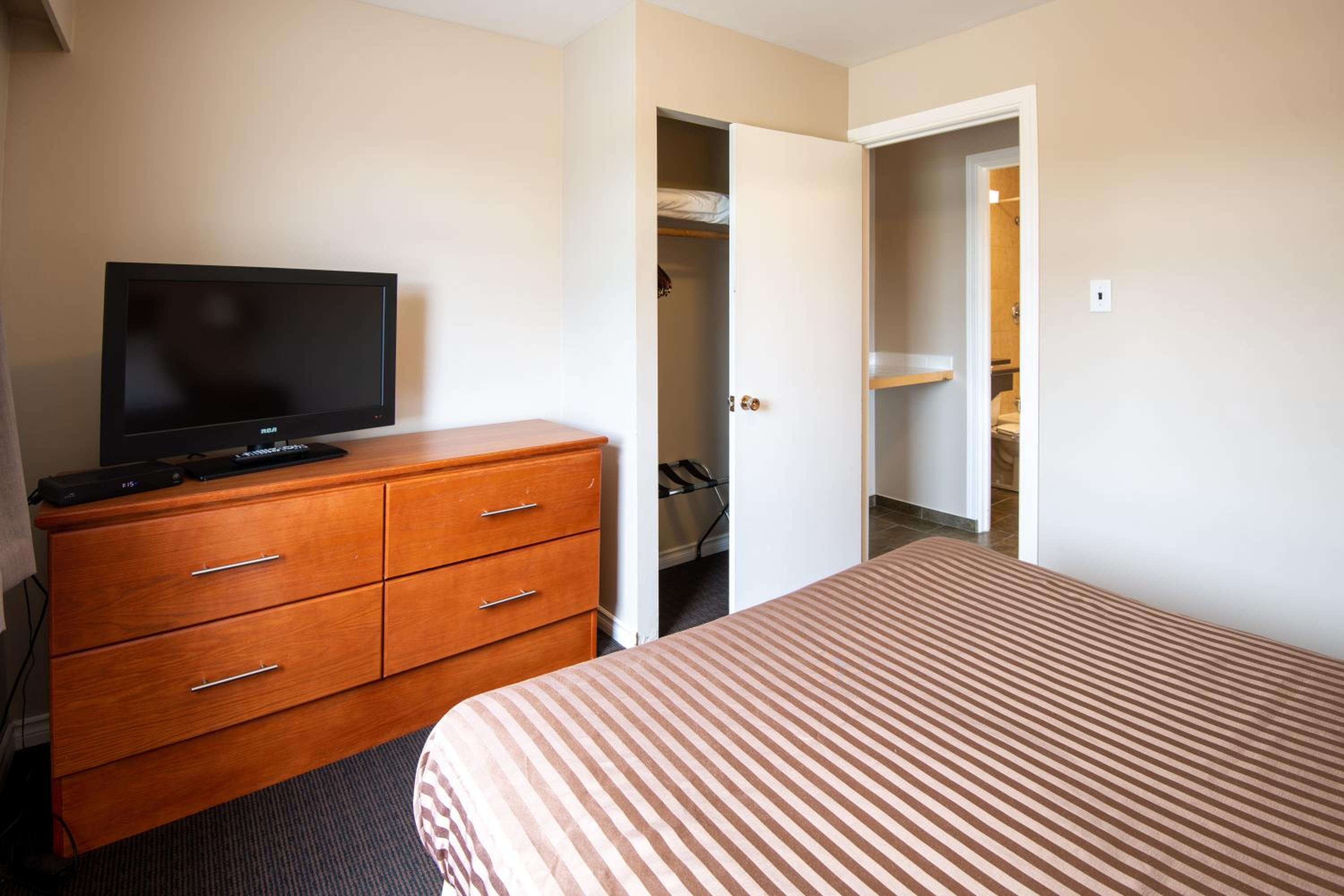 One-Bedroom Suite photo 1