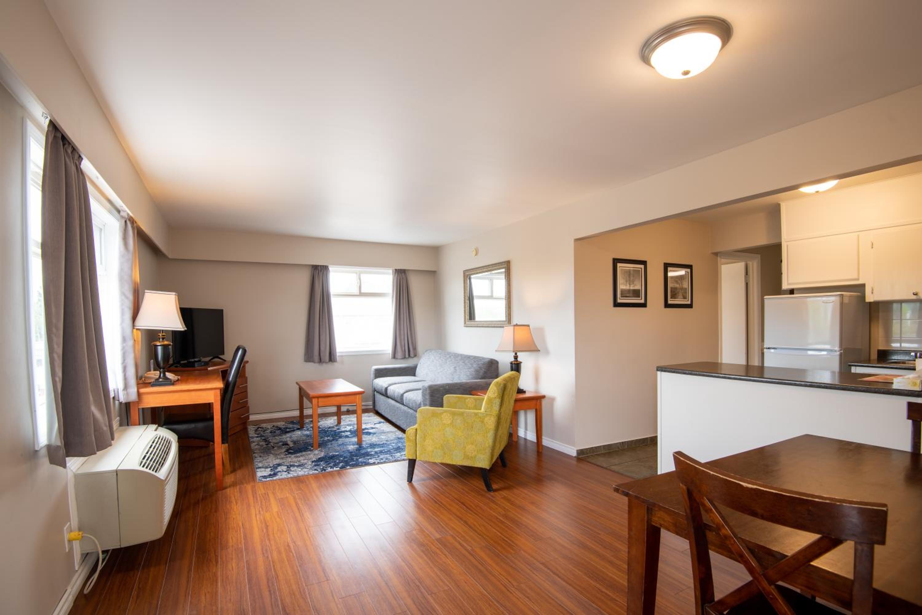One-Bedroom Suite photo 3