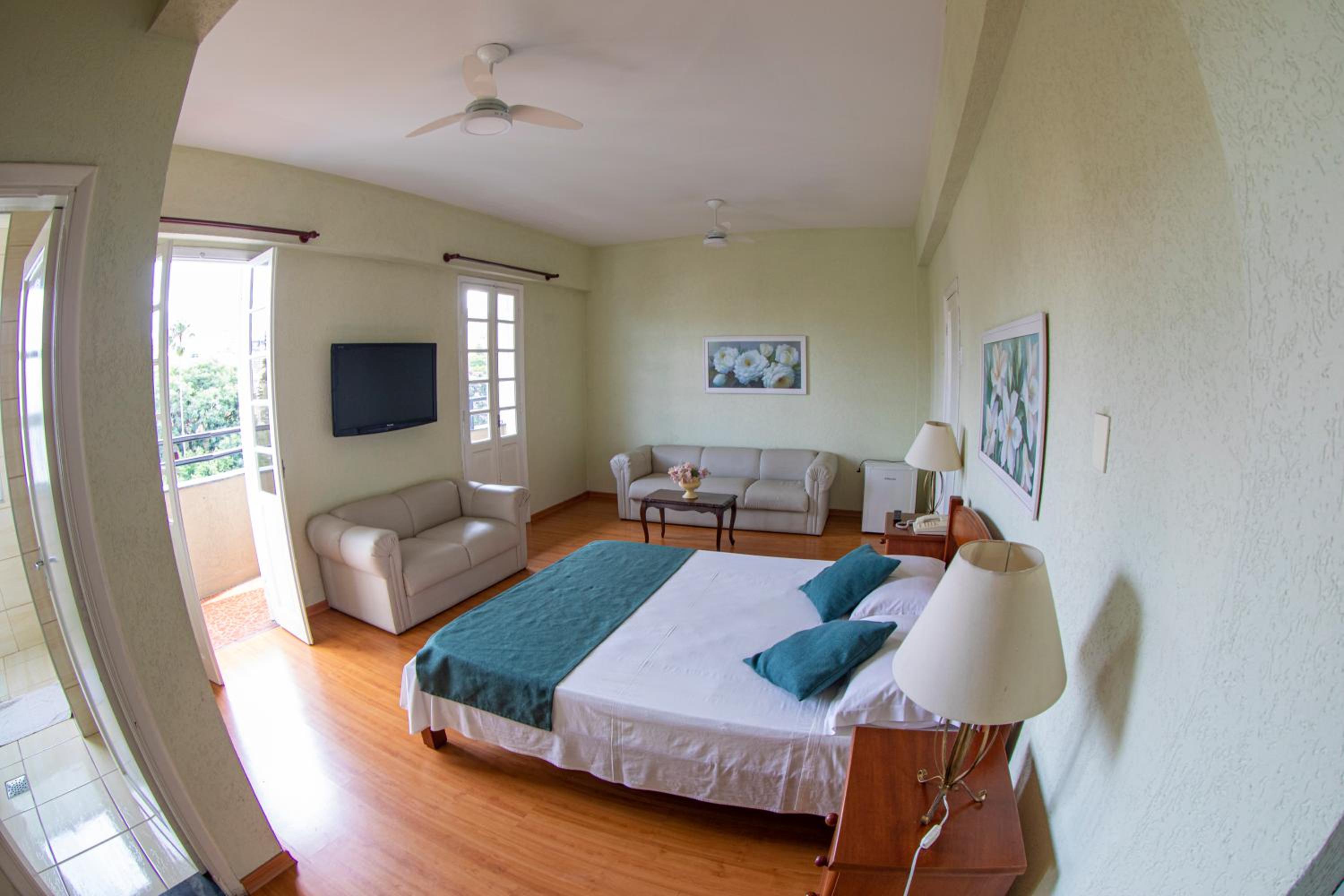 Deluxe King Room