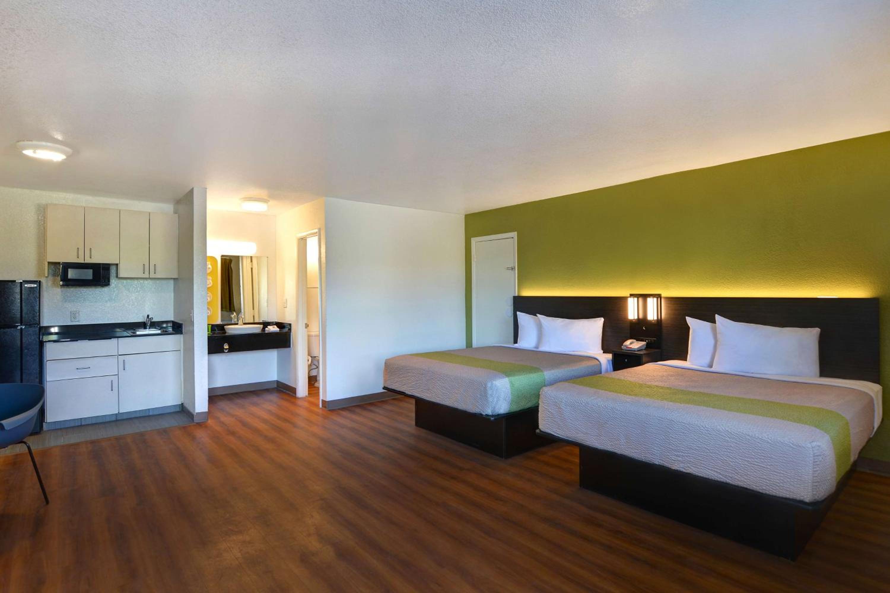 Premium Quadruple Room - Non-Smoking photo 2