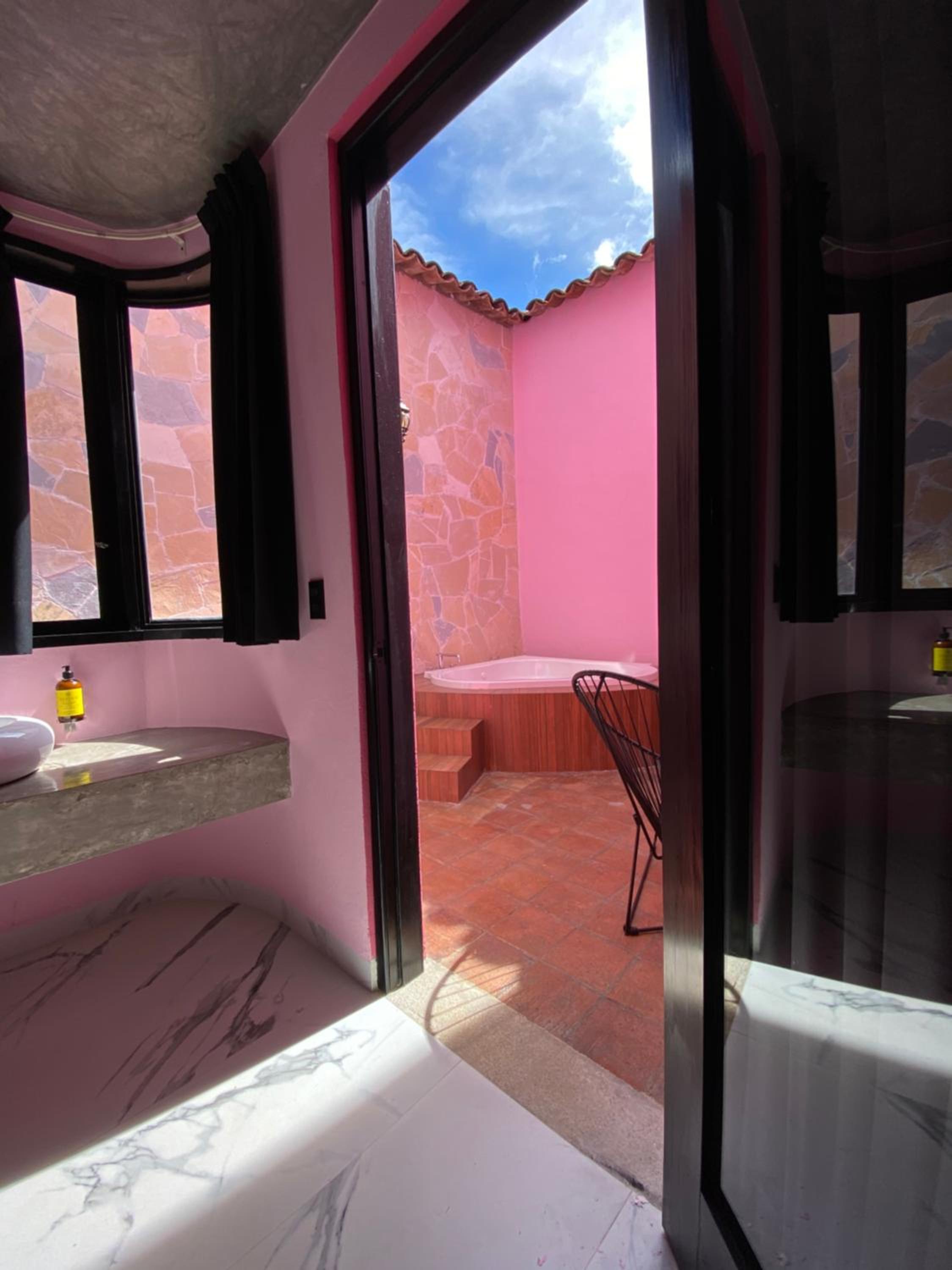 Deluxe Queen Room with Two Queen Beds - Photo 12