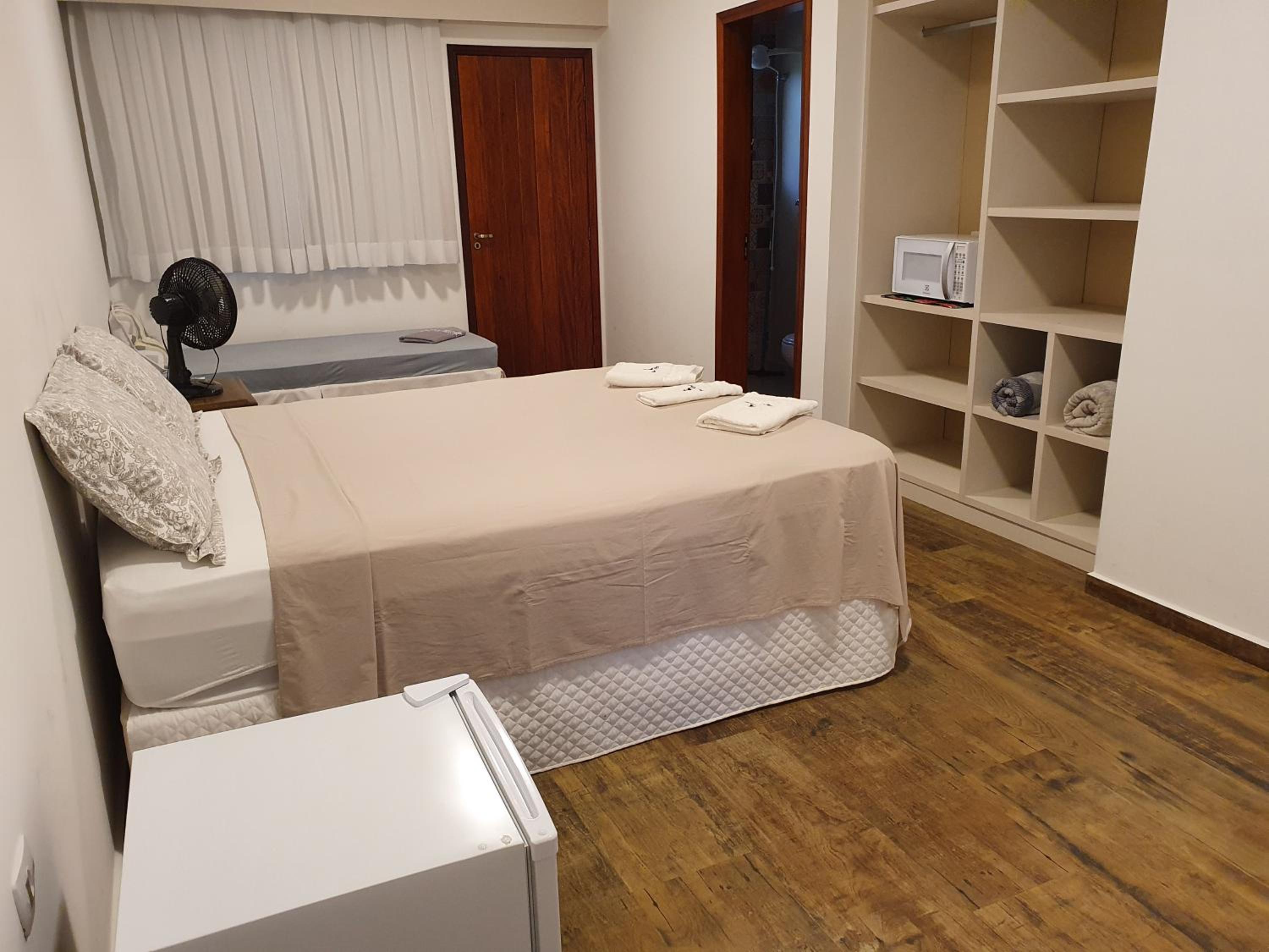 Deluxe Triple Room - Photo 13
