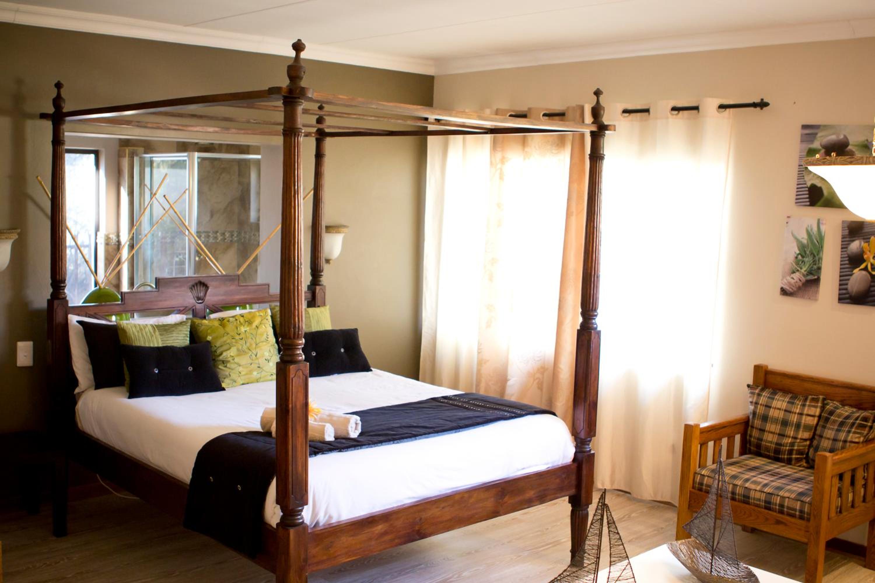 Deluxe Double Room with Bath photo 3