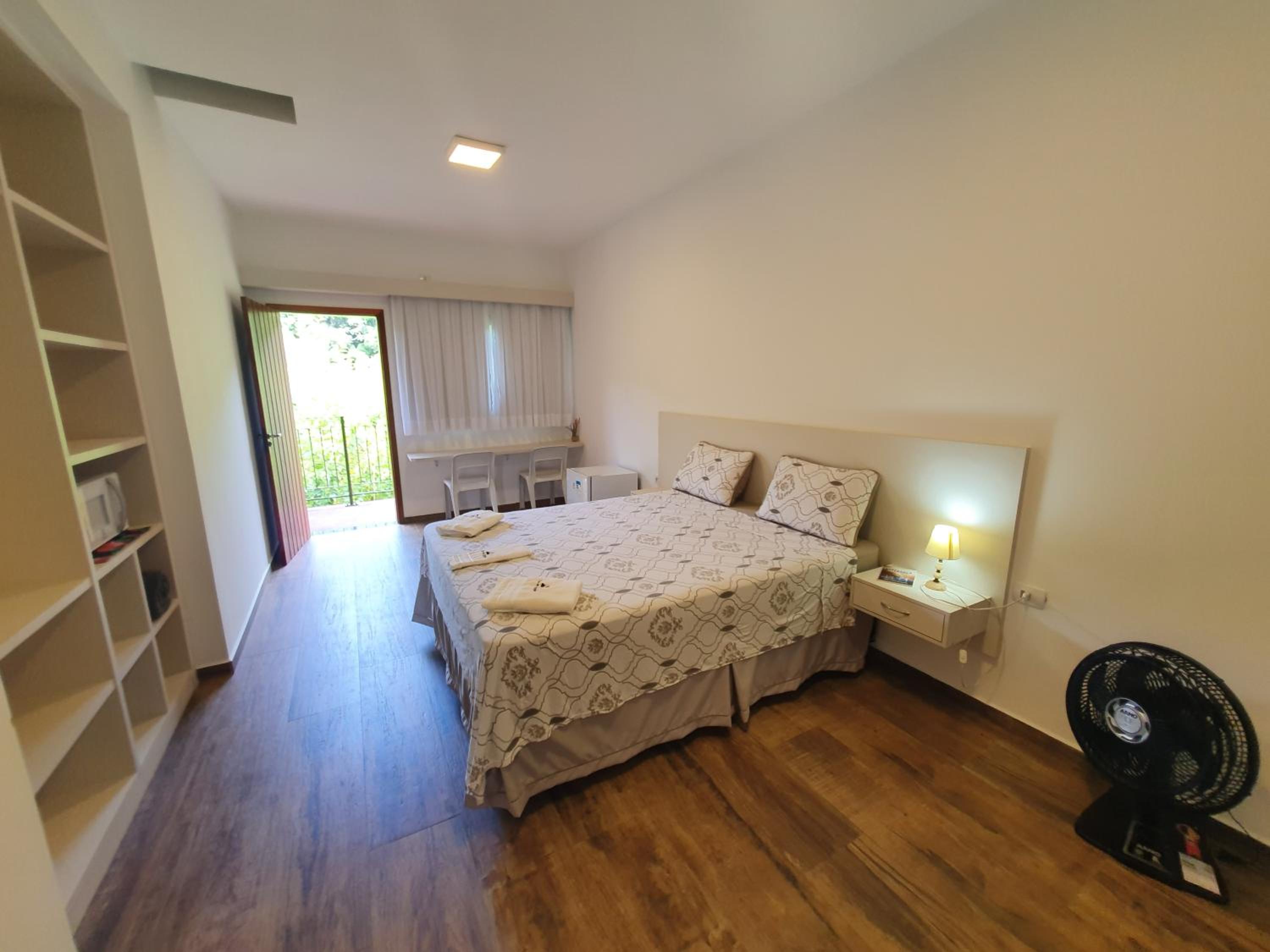 Suite with Balcony - Photo 12