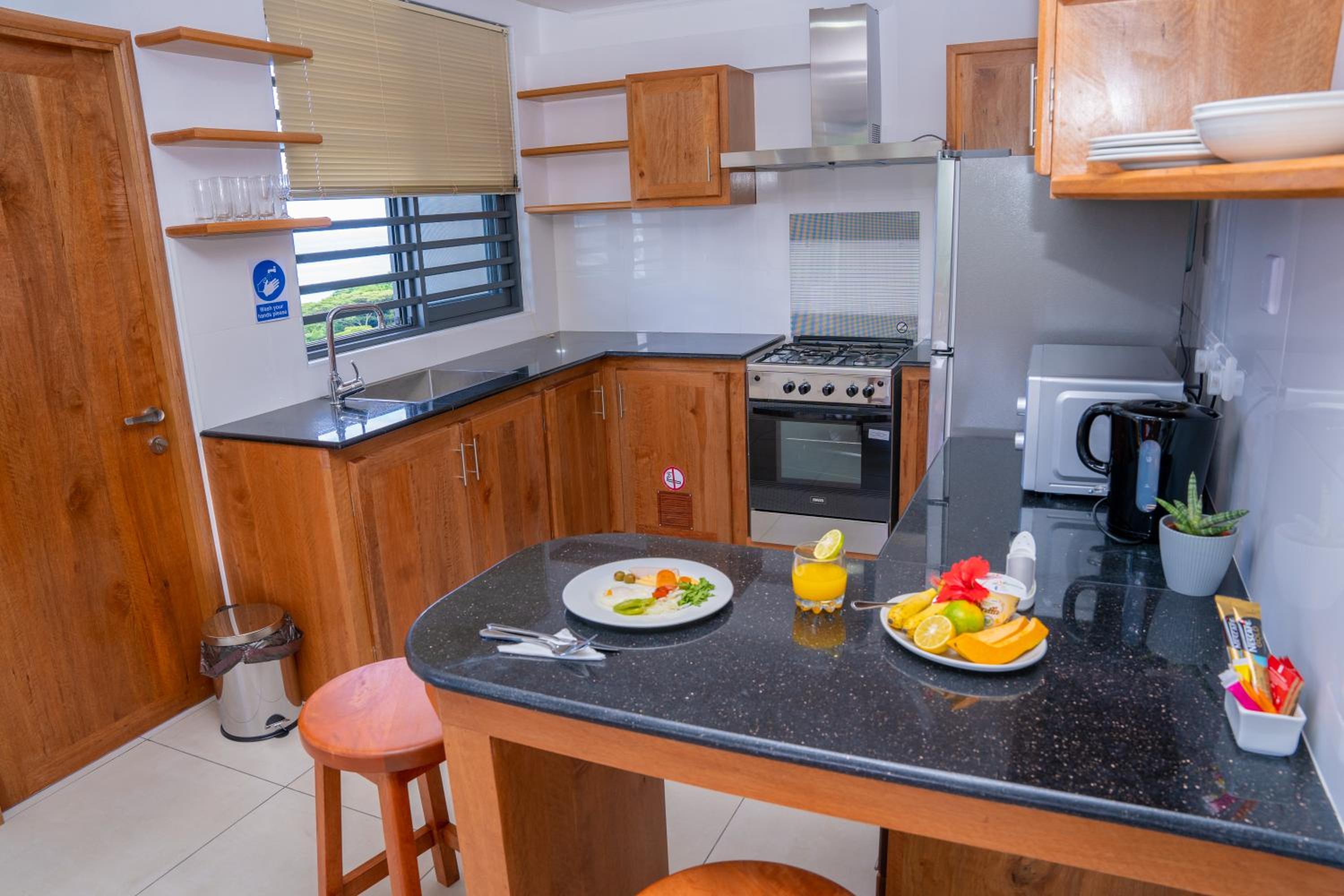 Two-Bedroom Apartment with Sea View photo 2
