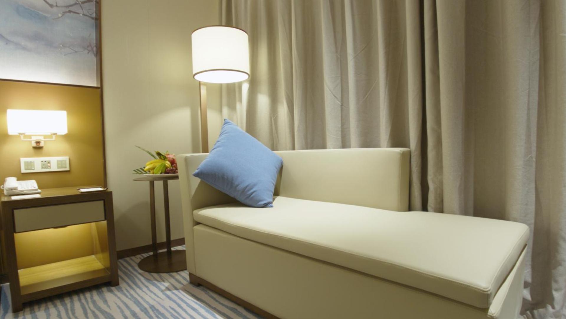 Deluxe King Room photo 1