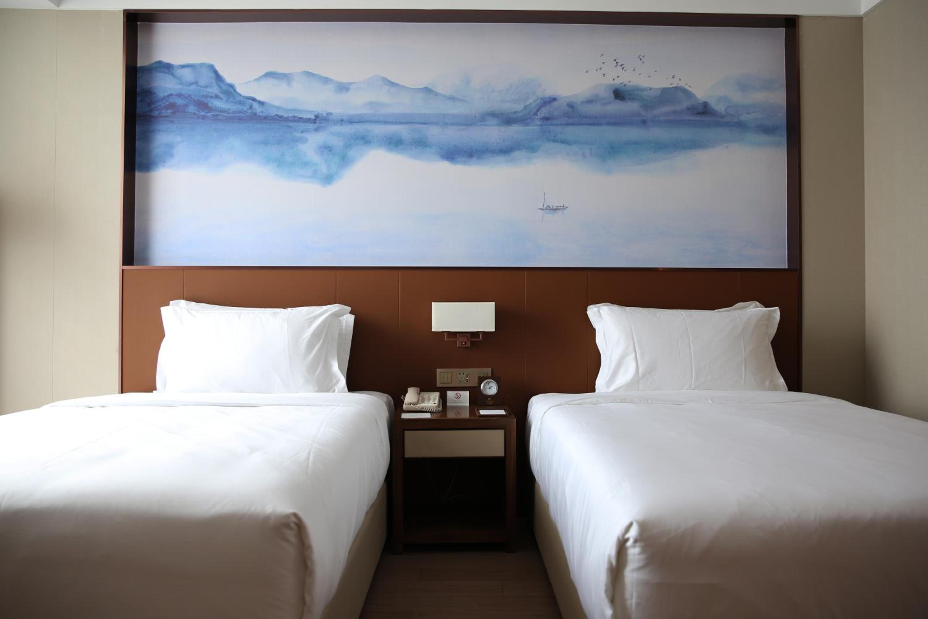 Superior Twin Room photo 3