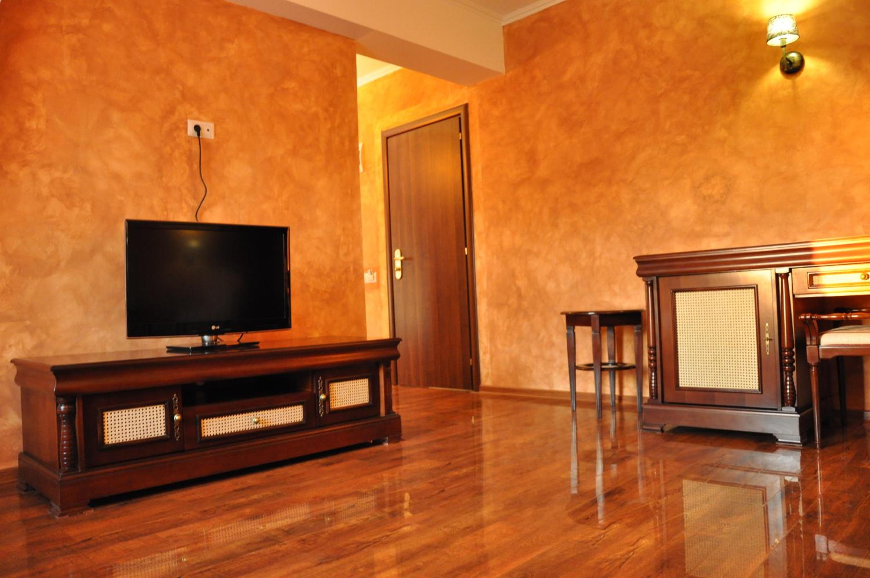 Deluxe Suite photo 1