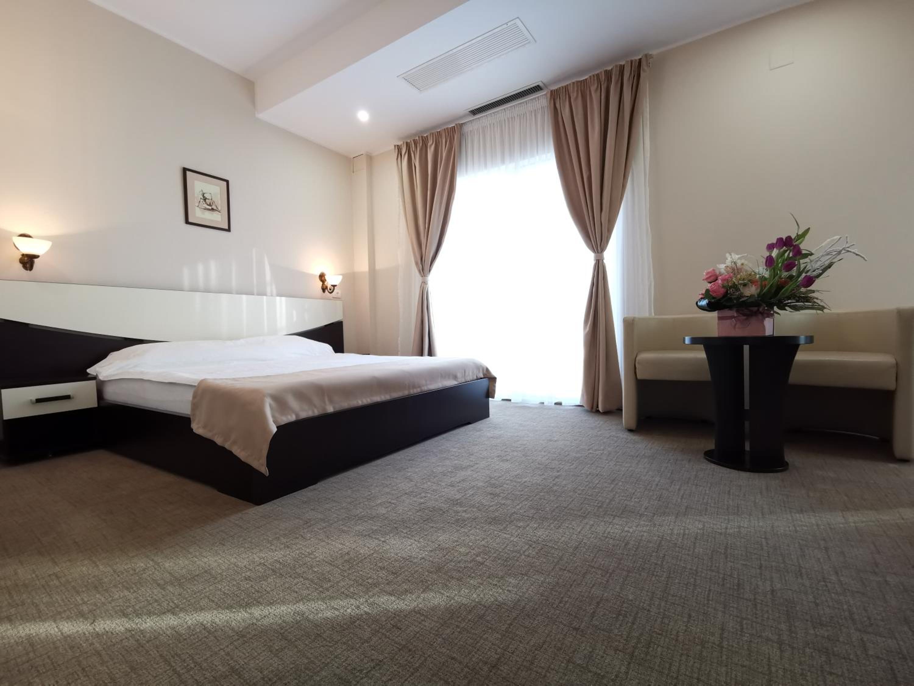 Double Room - Photo 3