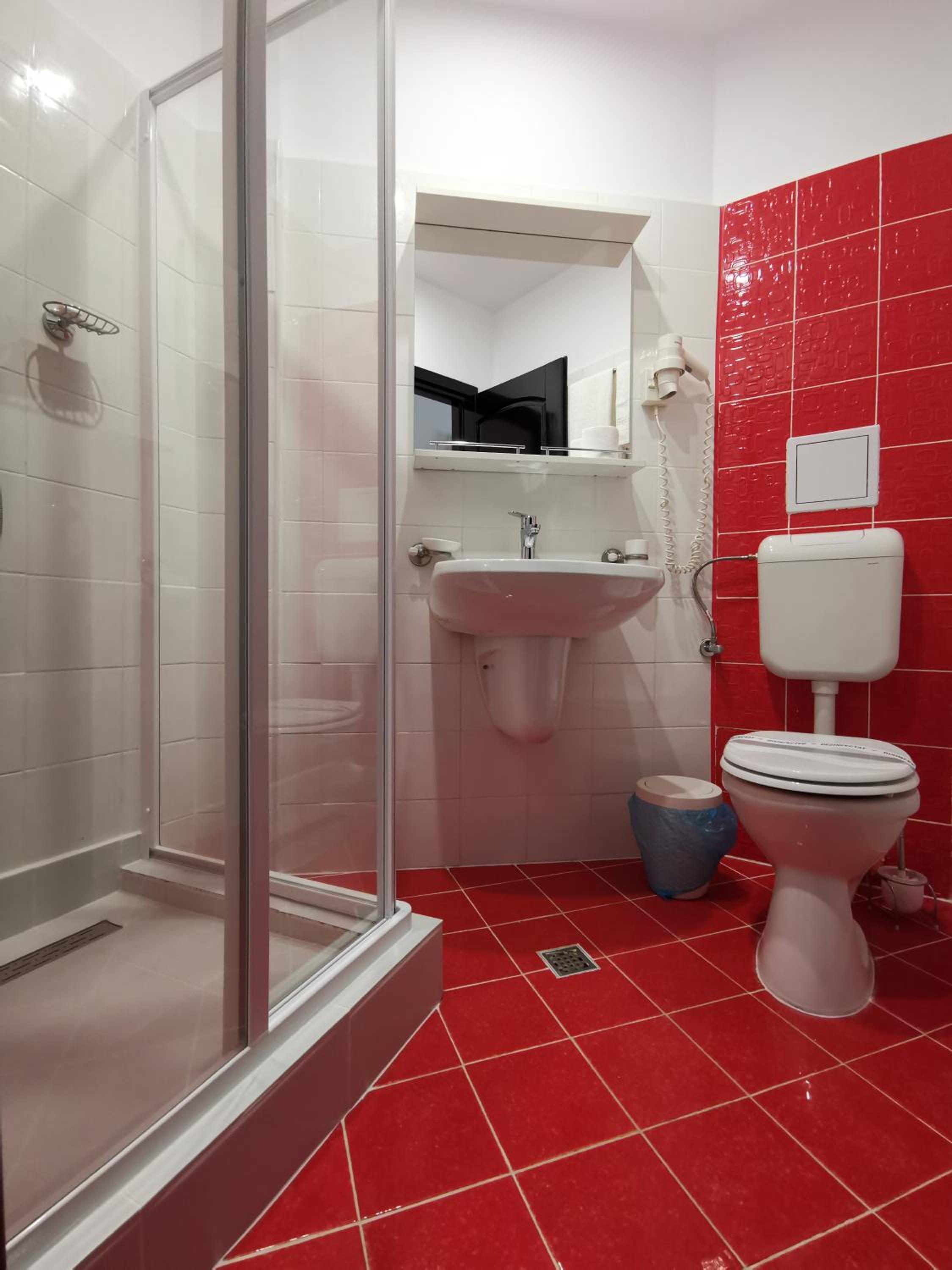 Double Room - Photo 11