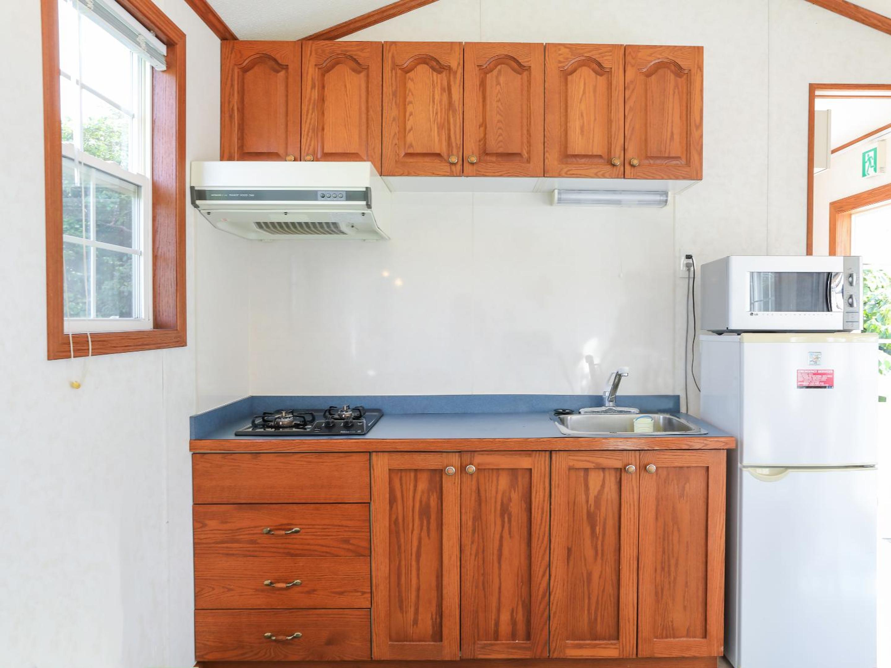One-Bedroom House - Photo 6