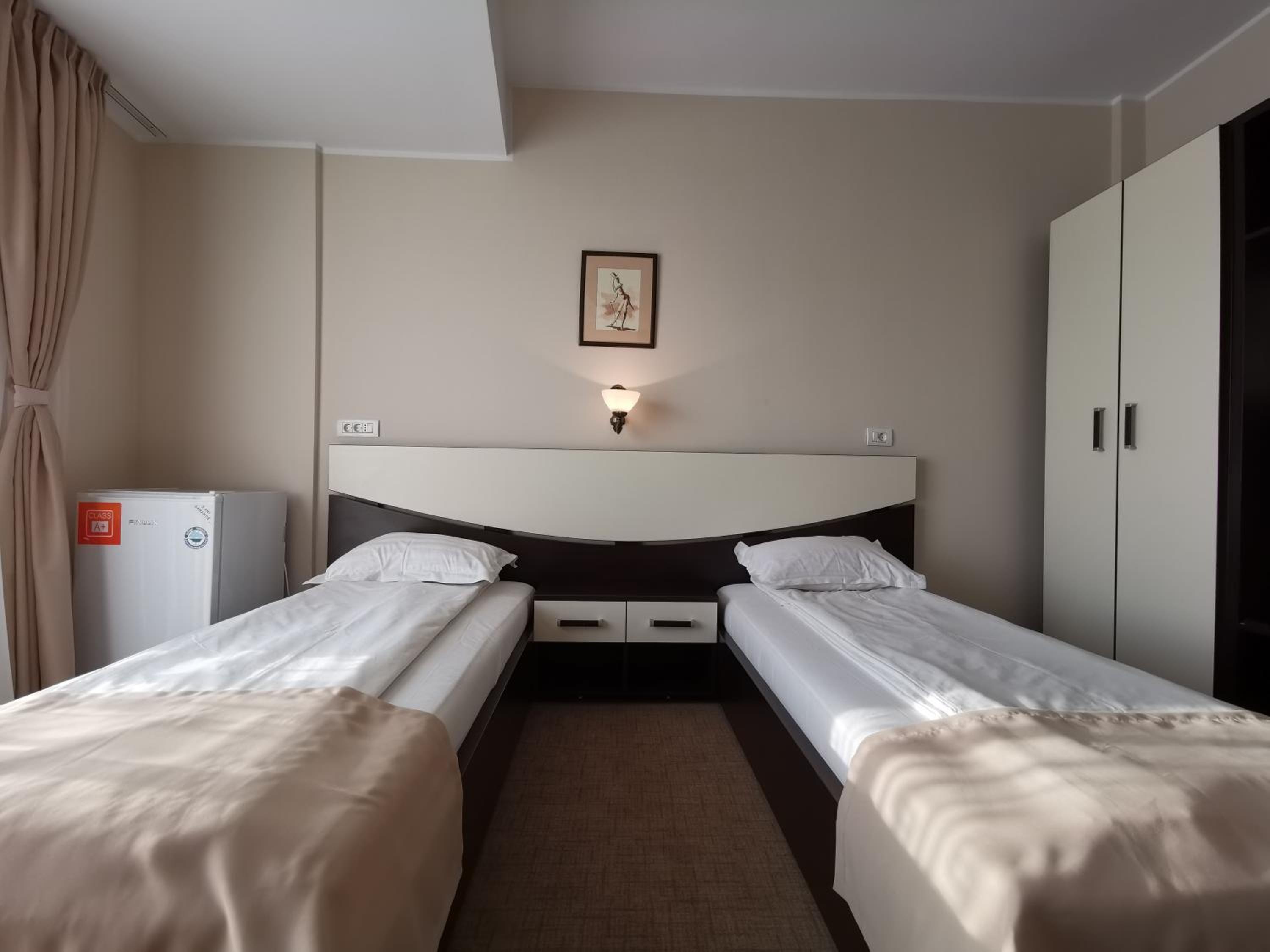 Twin Room - Photo 1