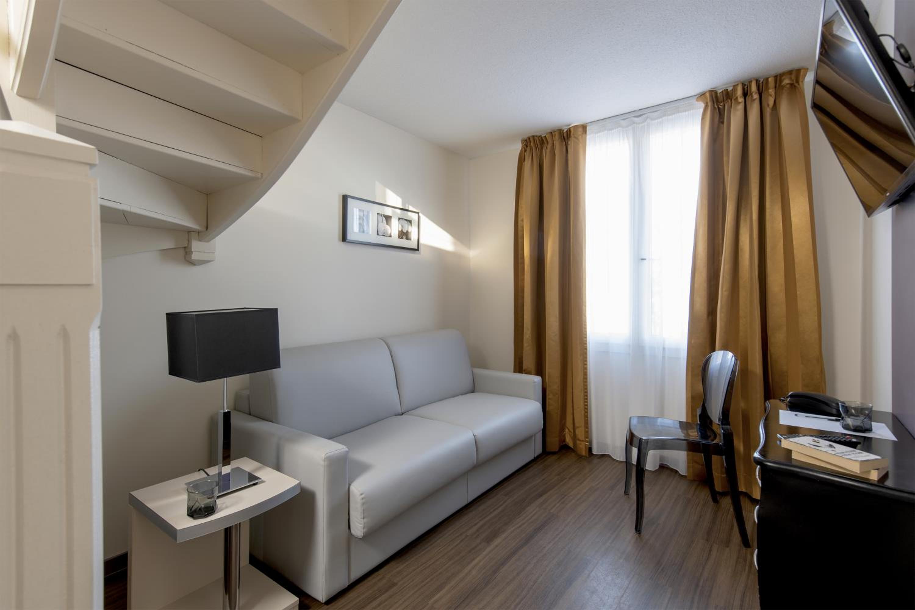 Duplex Suite - Photo 1