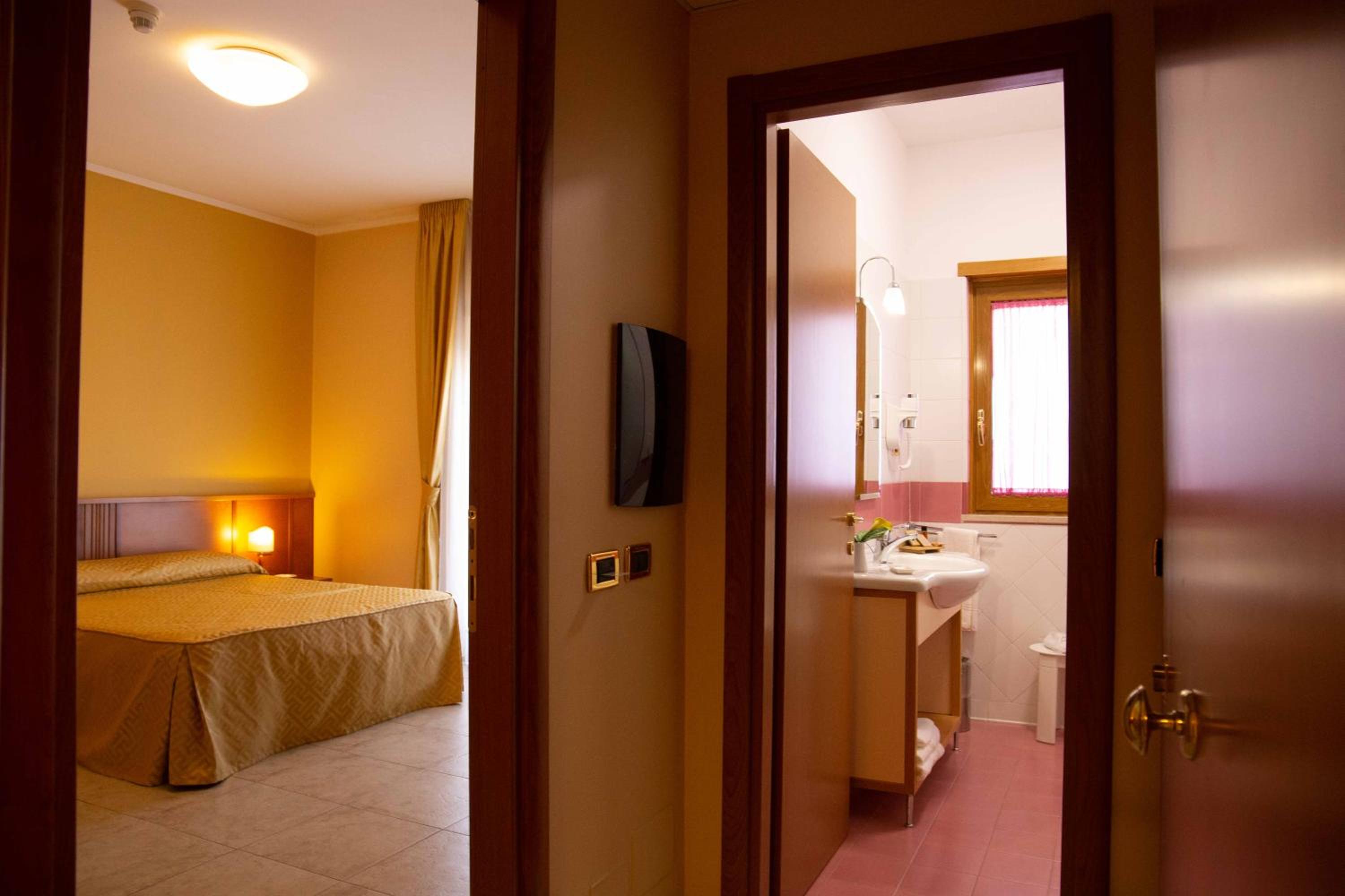 Single Room photo 1