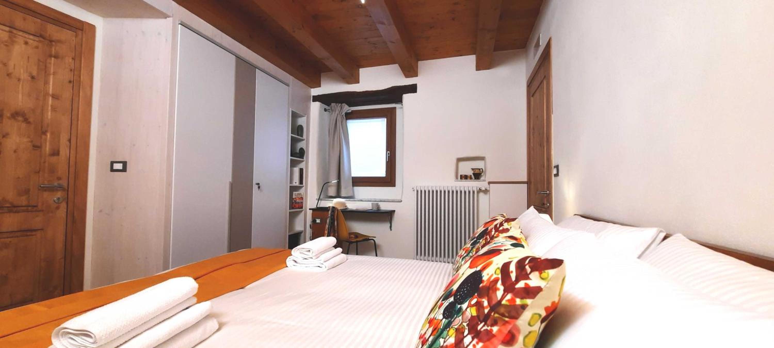 Double or Twin Room with Private Bathroom photo 3