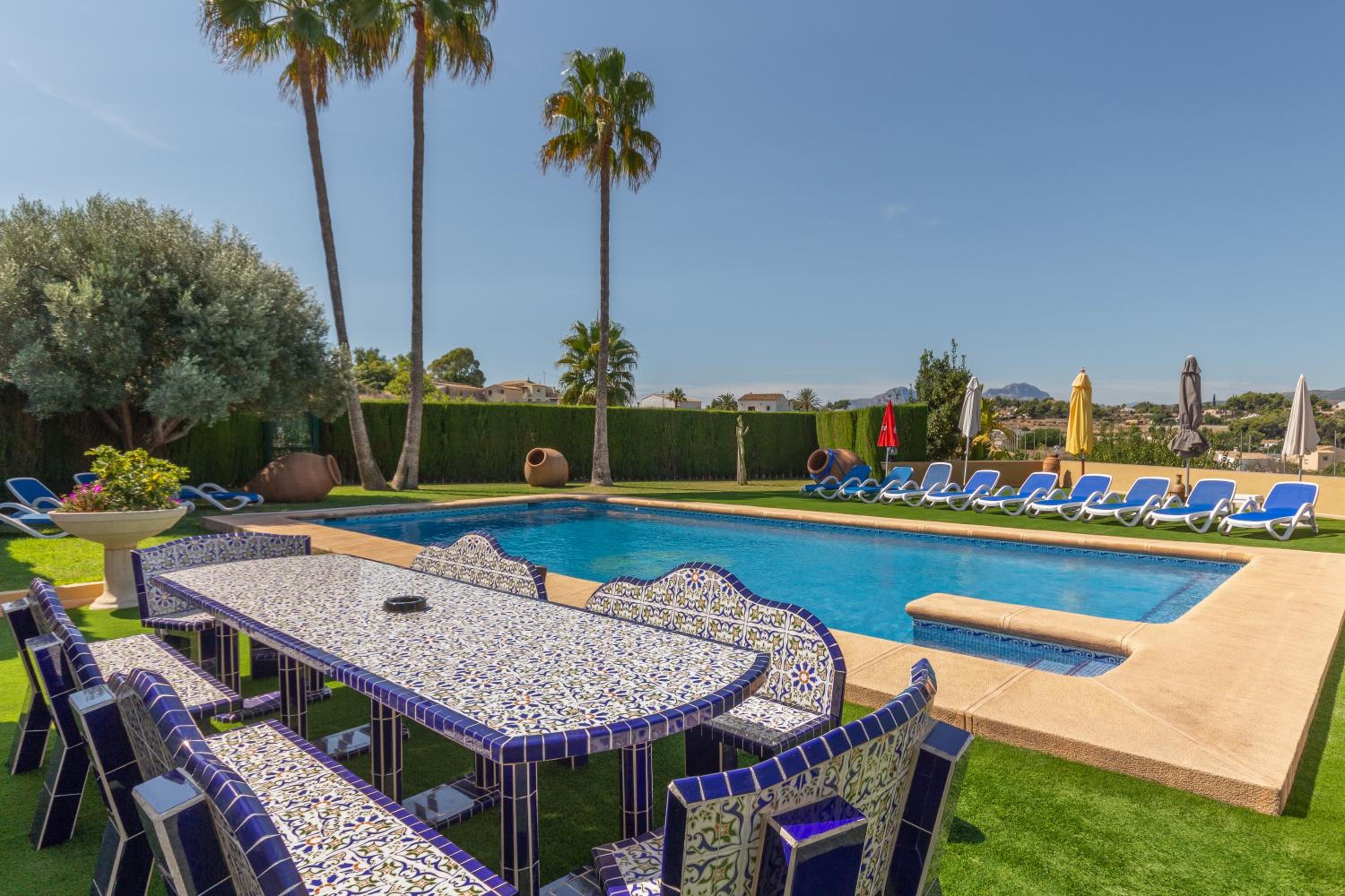 Villa photo 2