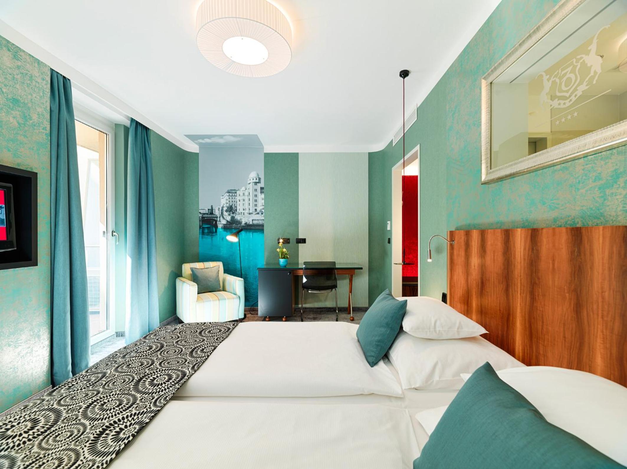 Double Room with Balcony photo 3
