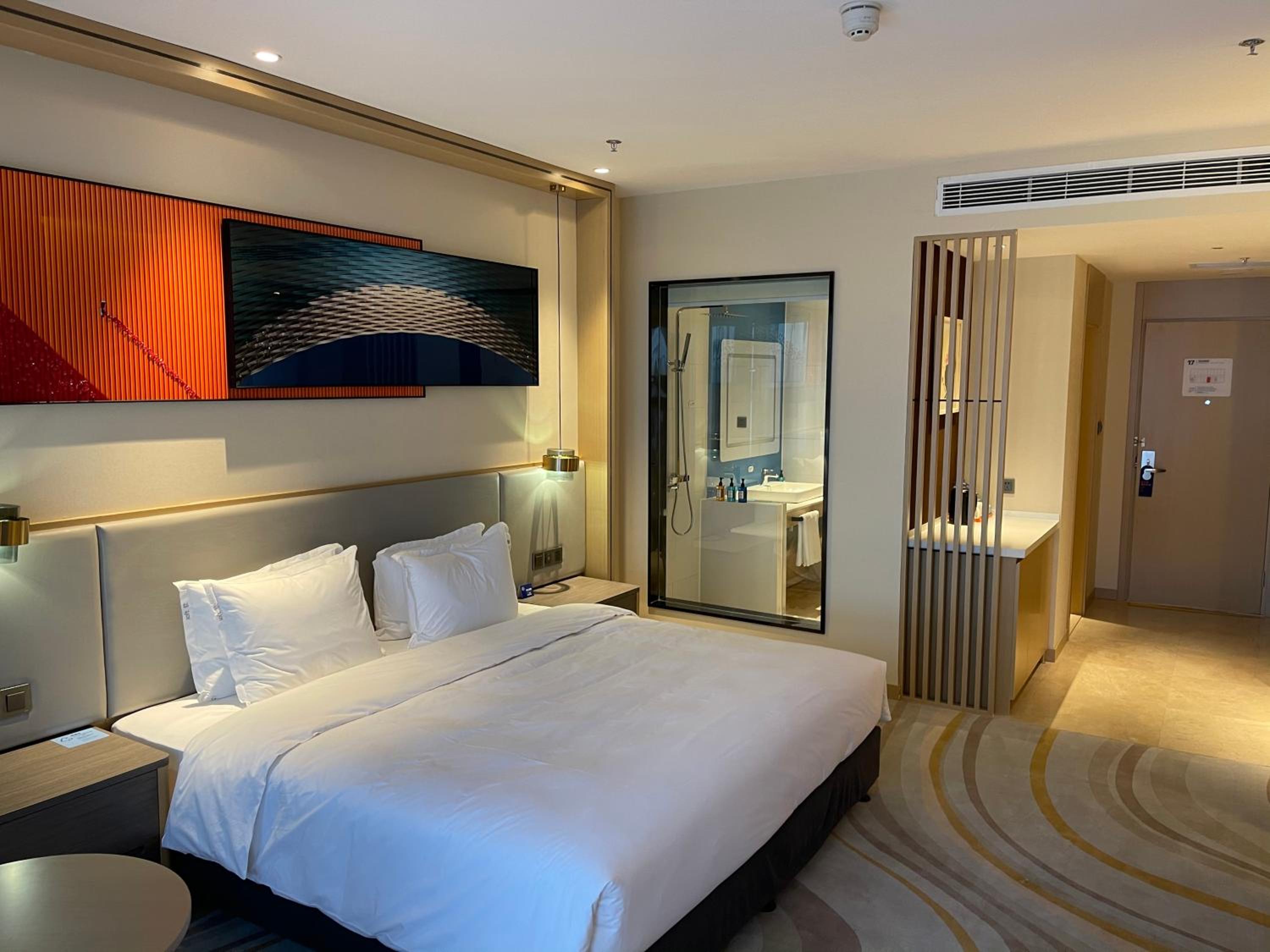 Standard King Room - High Floor/Smoking - Photo 1