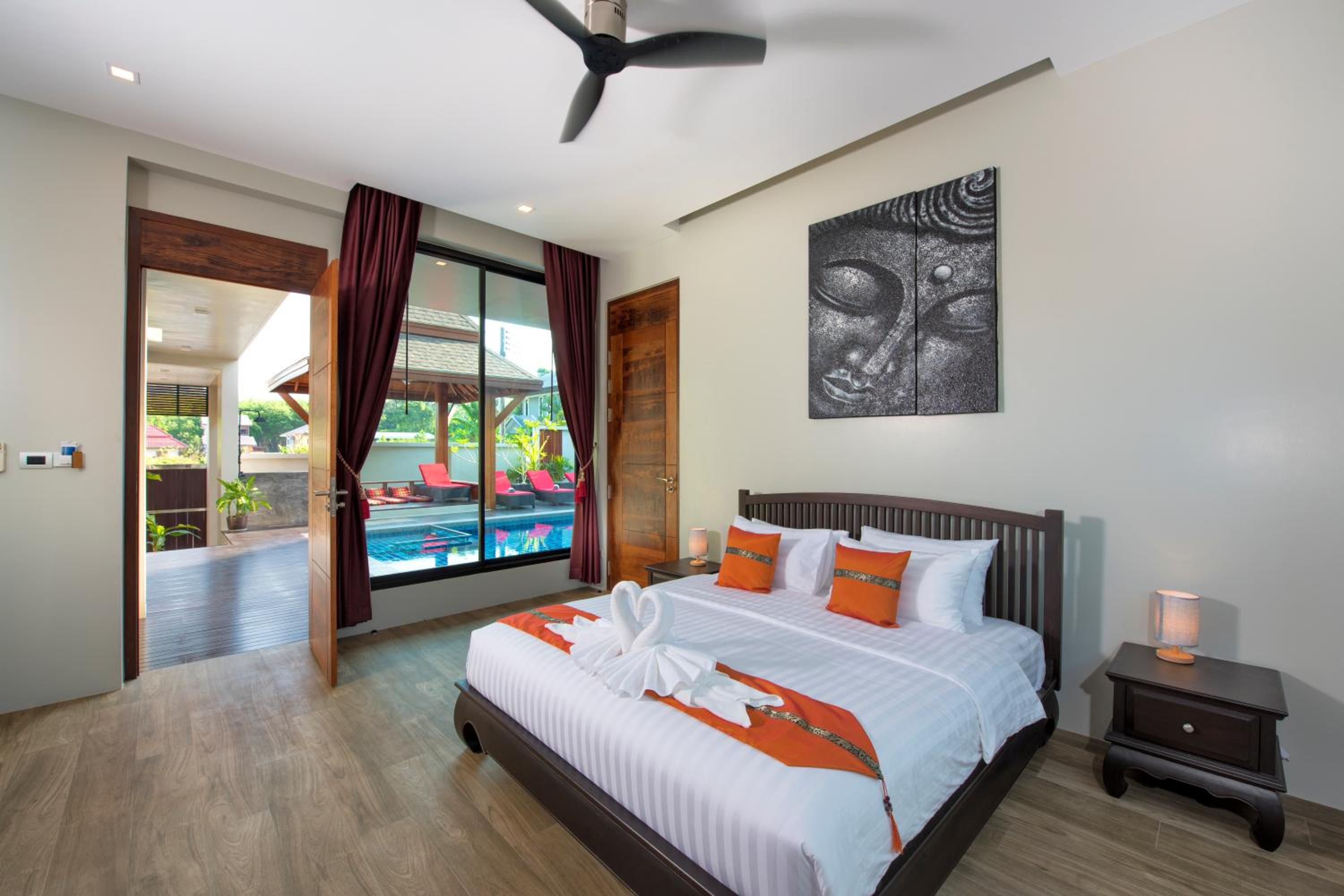 Villa with Private Pool - Photo 1