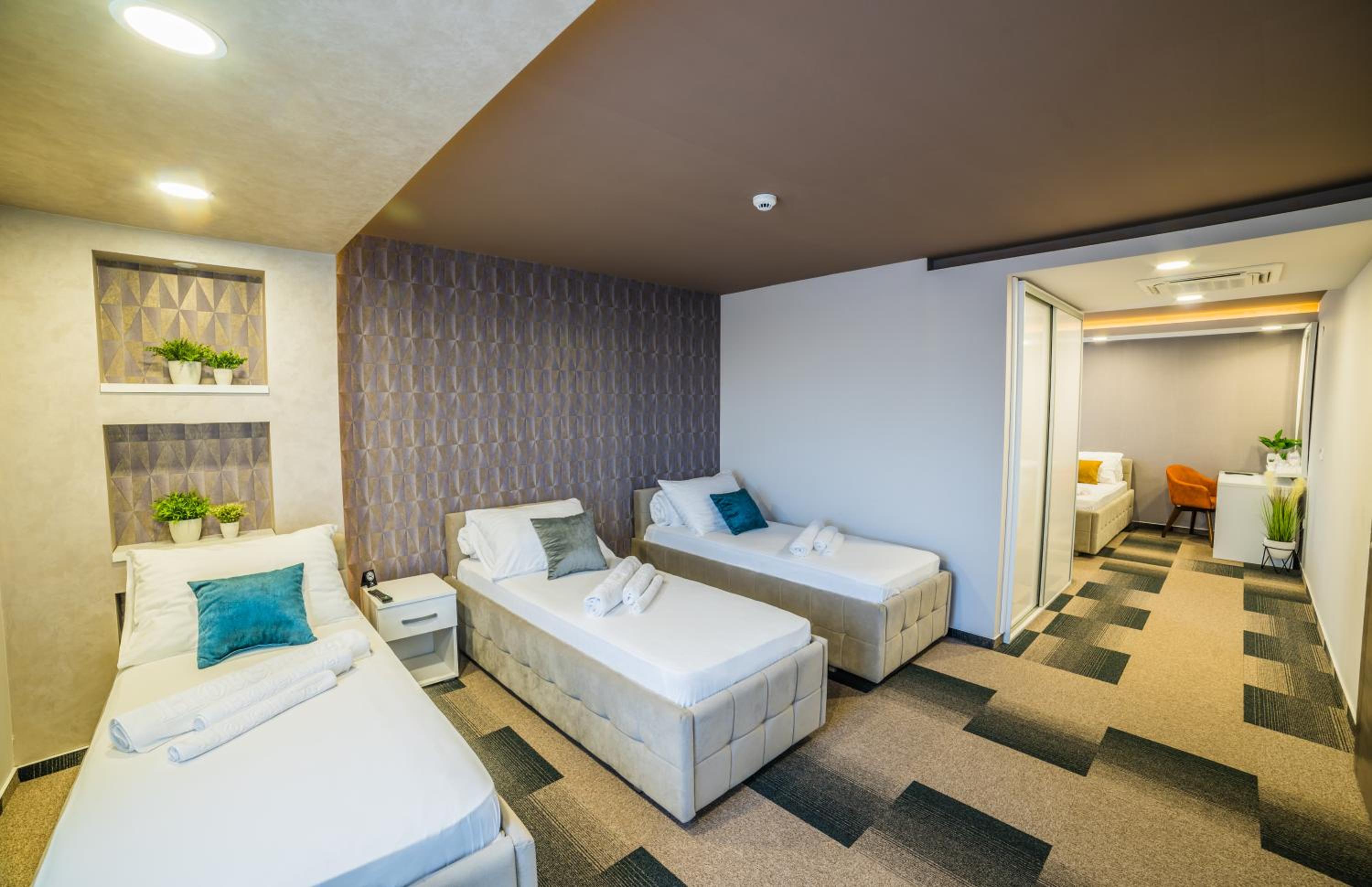 Triple Room - Photo 1