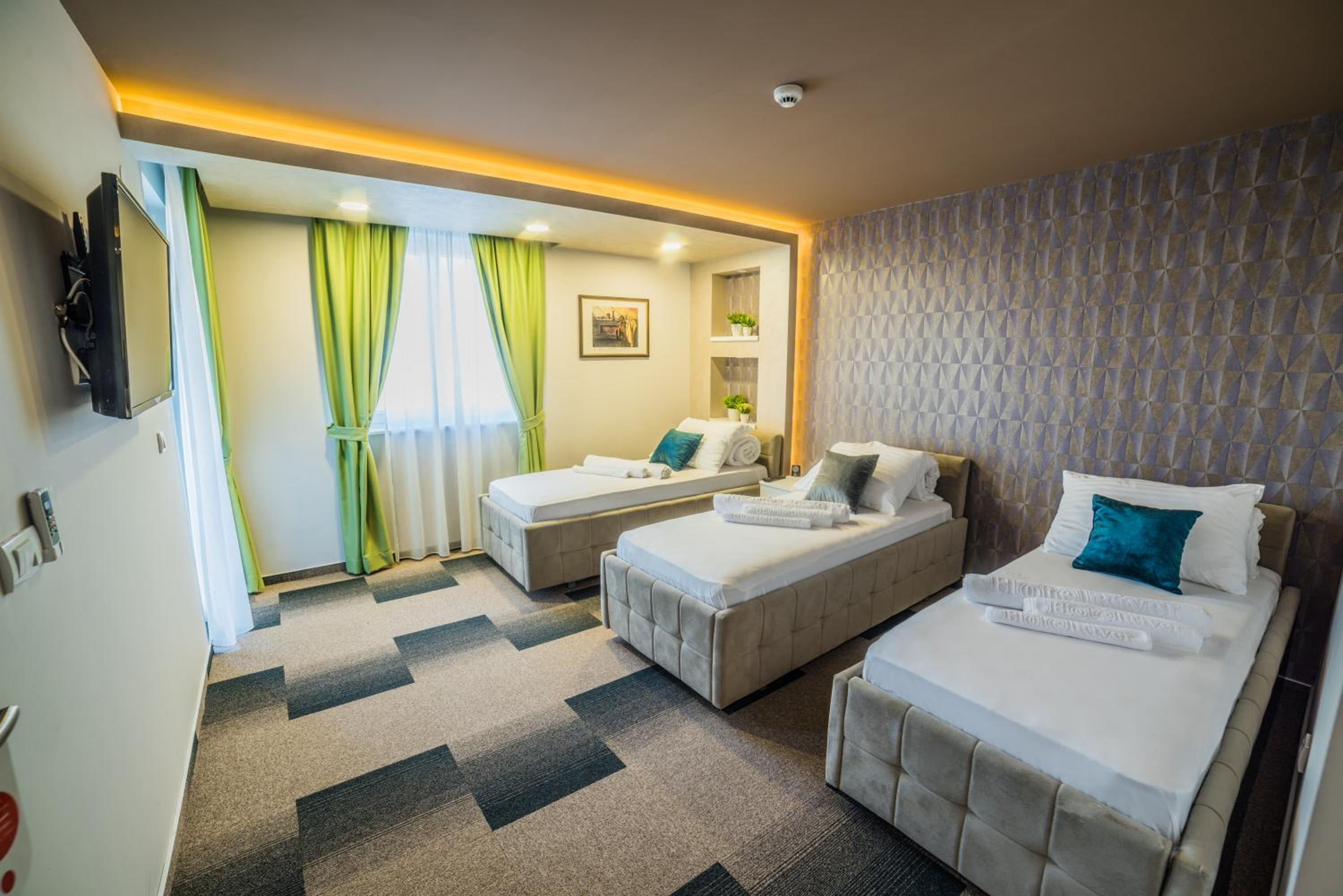 Triple Room - Photo 6