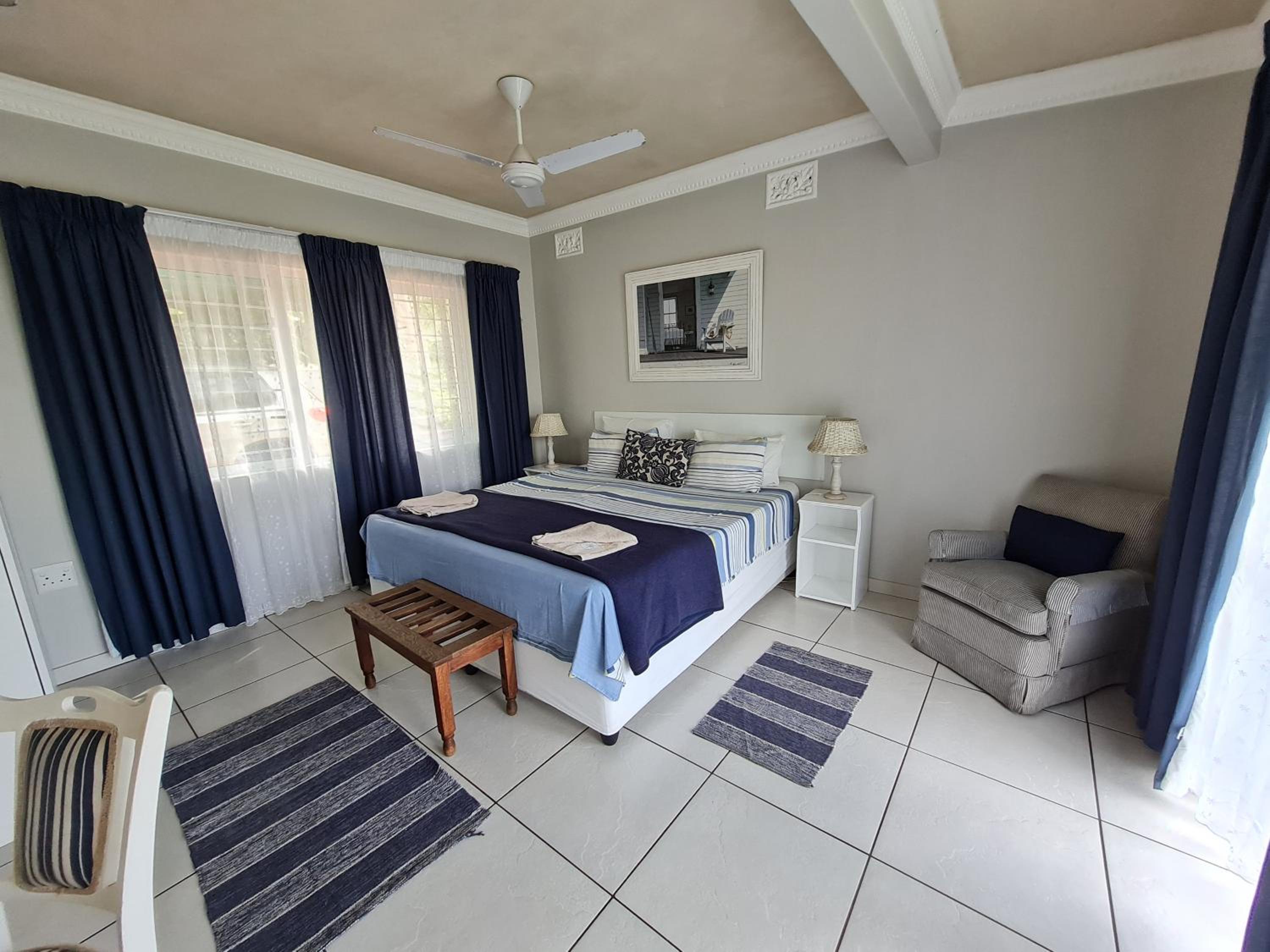 Dolphins Two-Bedroom Cottage photo 1