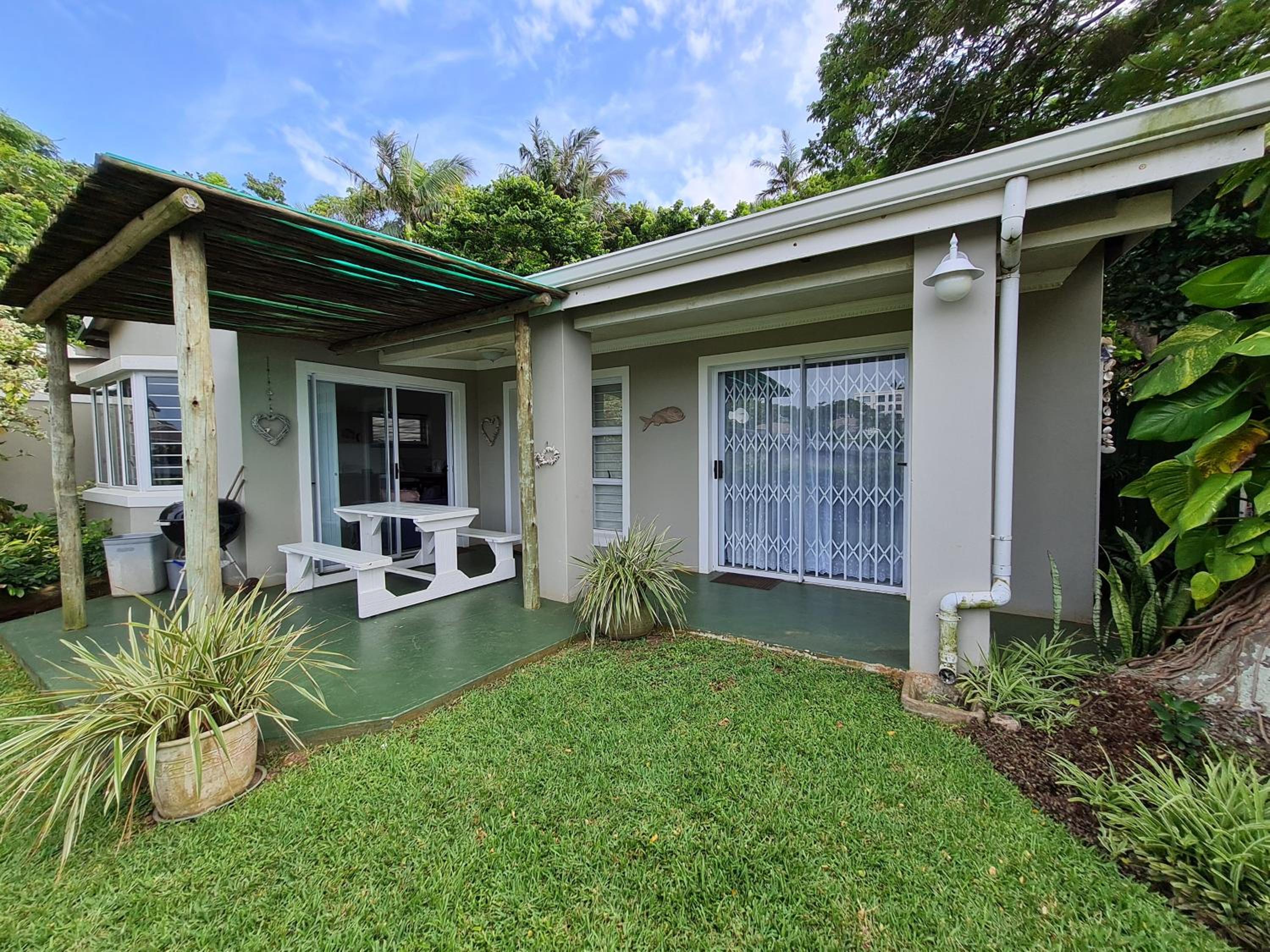Dolphins Two-Bedroom Cottage photo 2