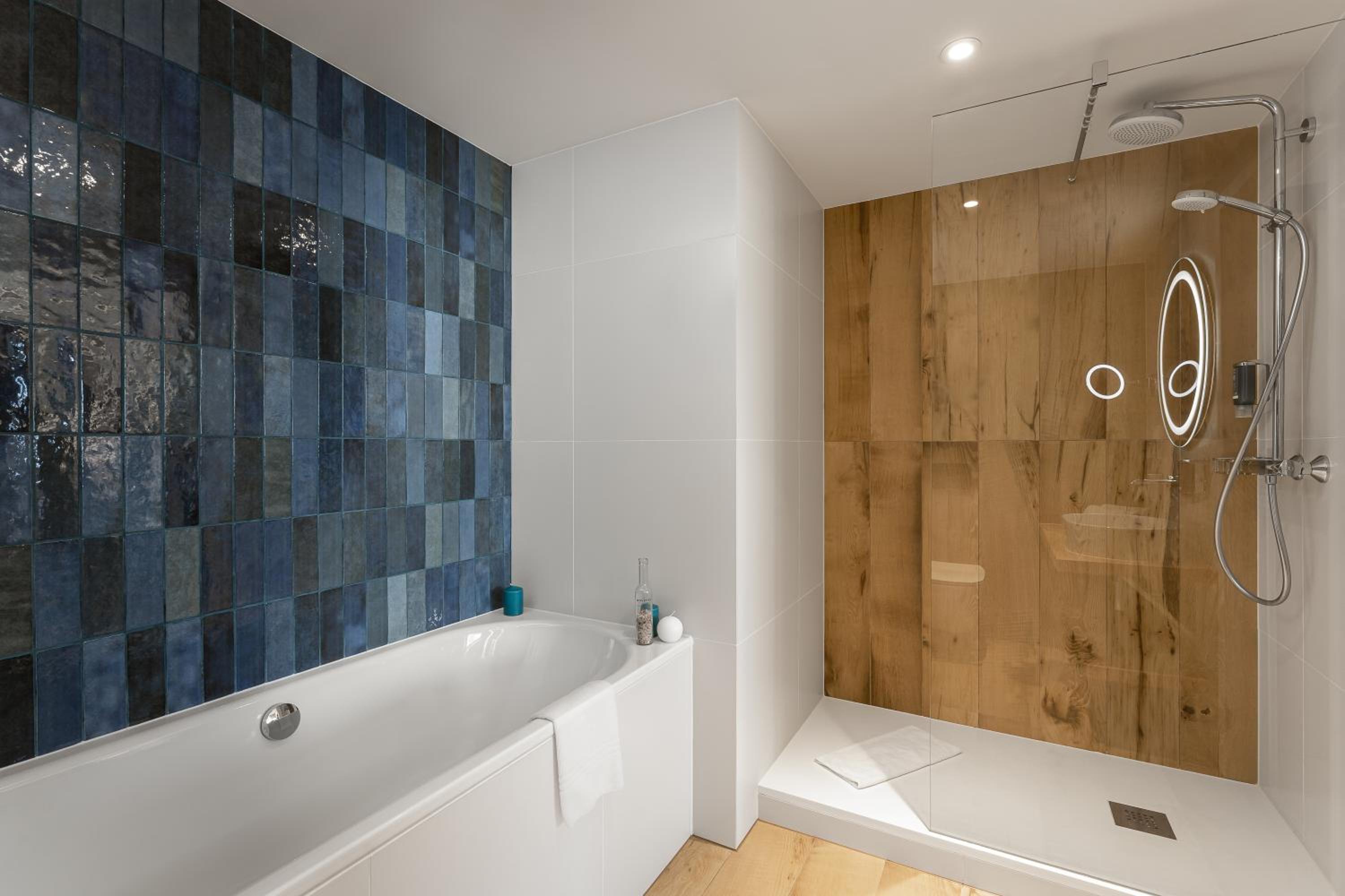 Modern Suite