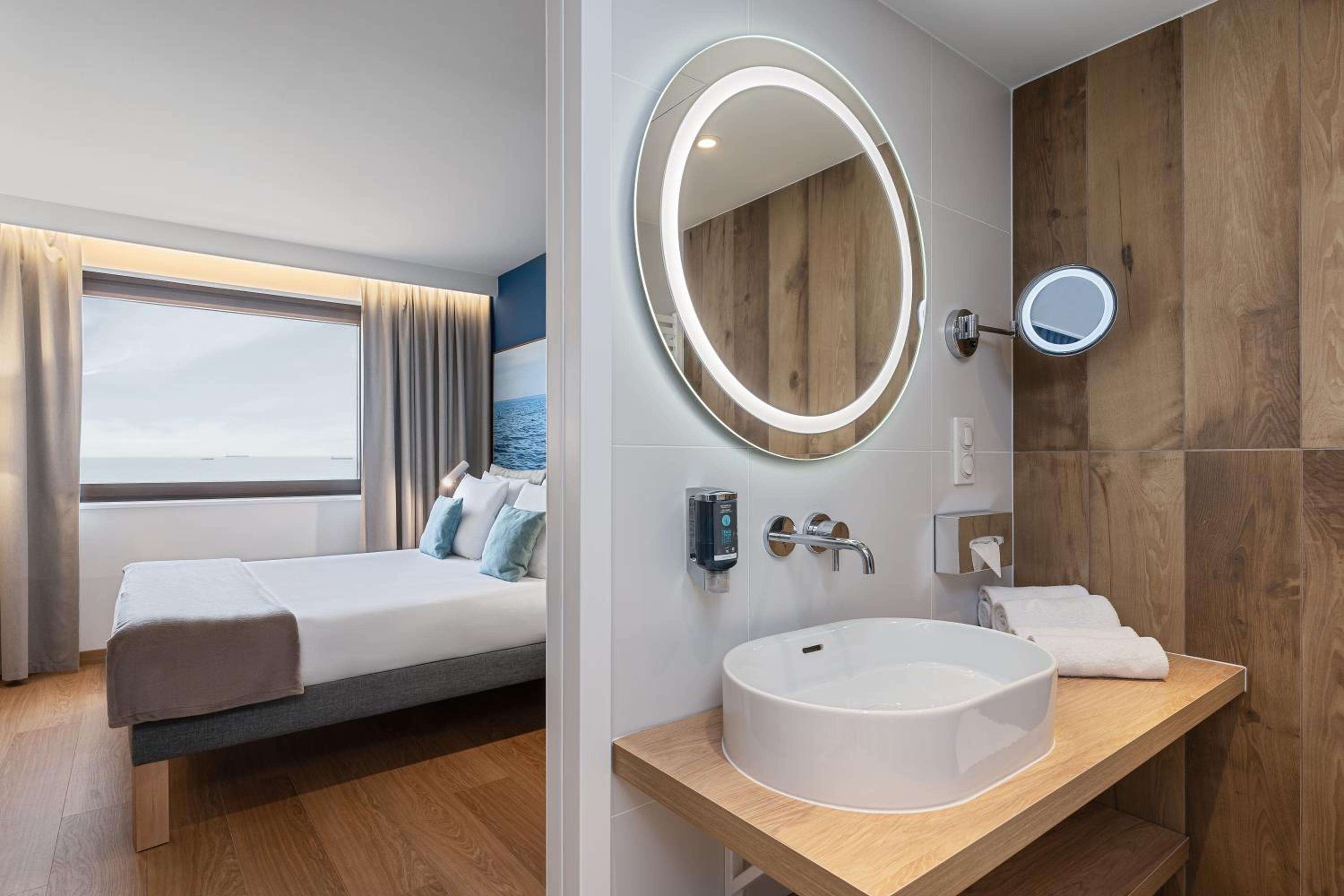 Modern Suite