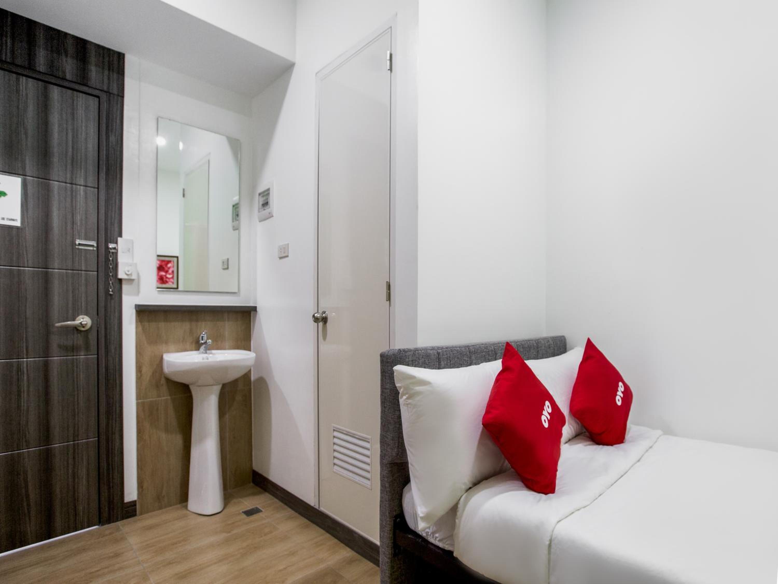 Standard Double Room - Photo 5