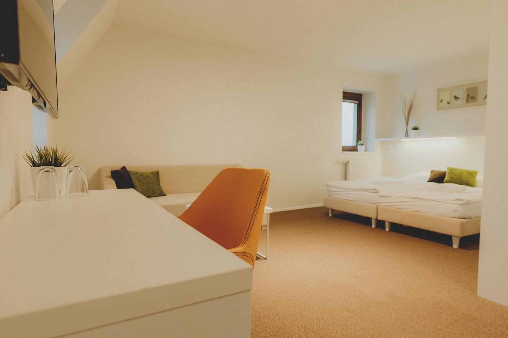 Twin Room with Extra Bed photo 1