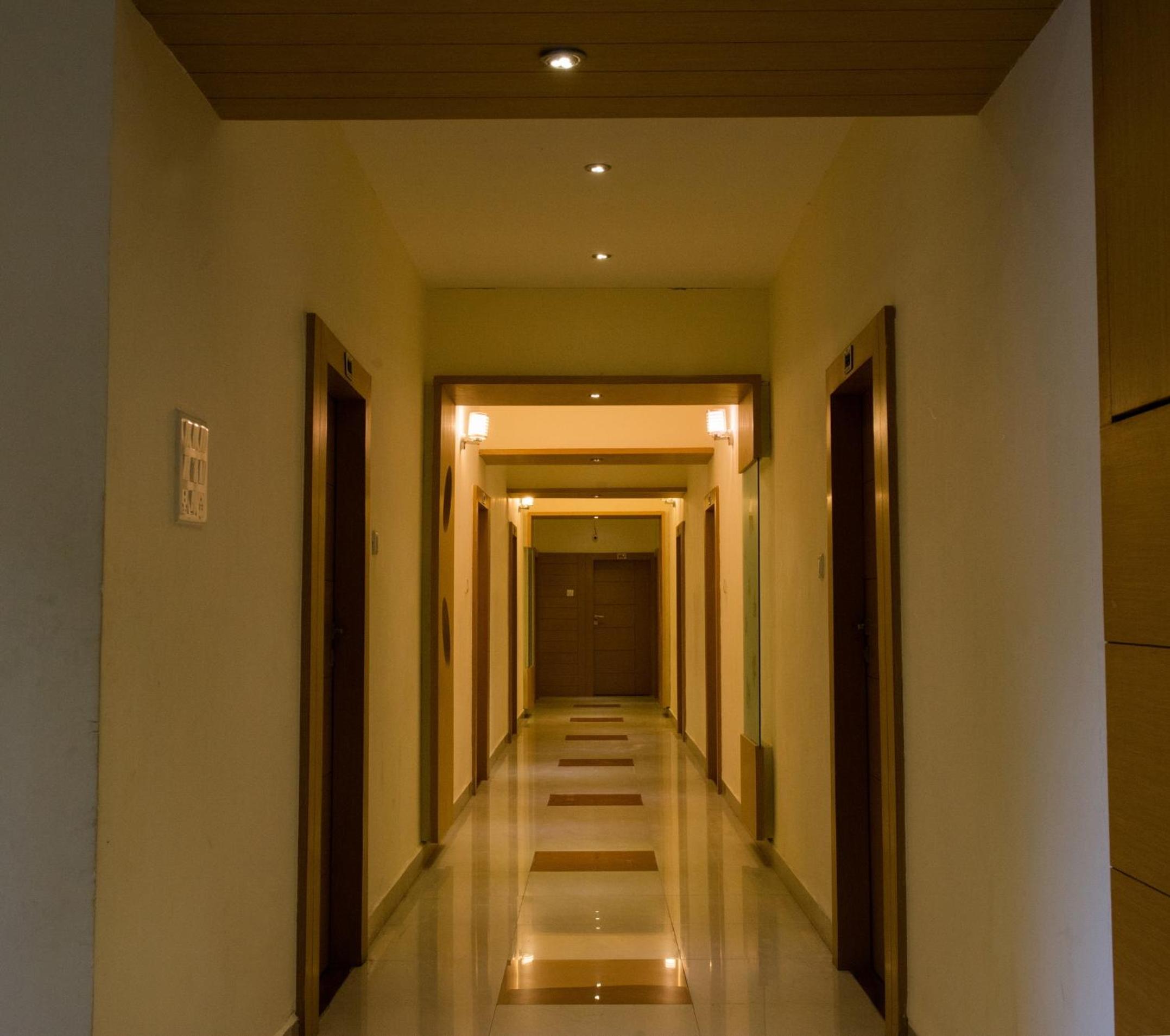 Honeymoon Suite - Photo 2