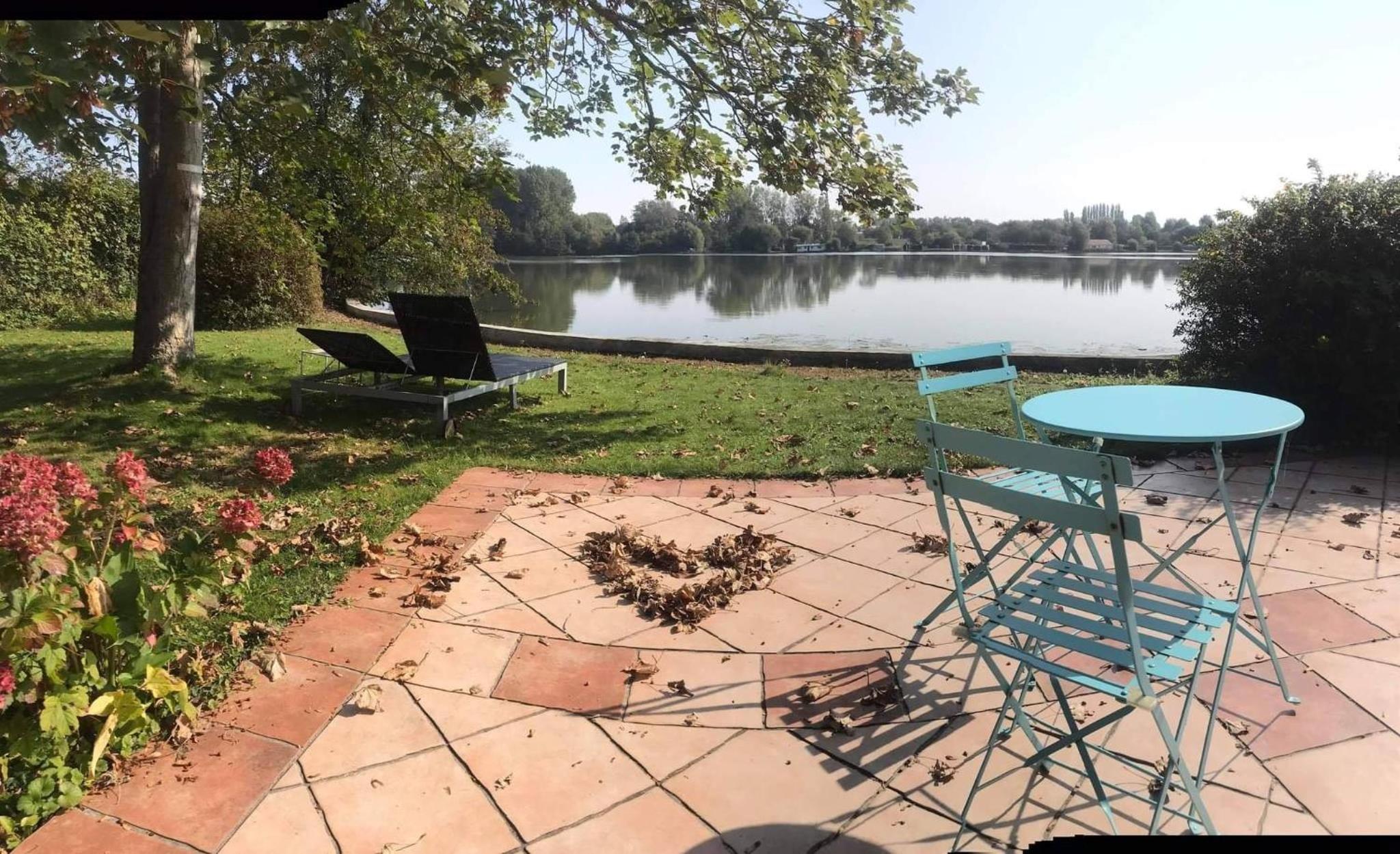 Double Room with Lake View - Photo 1