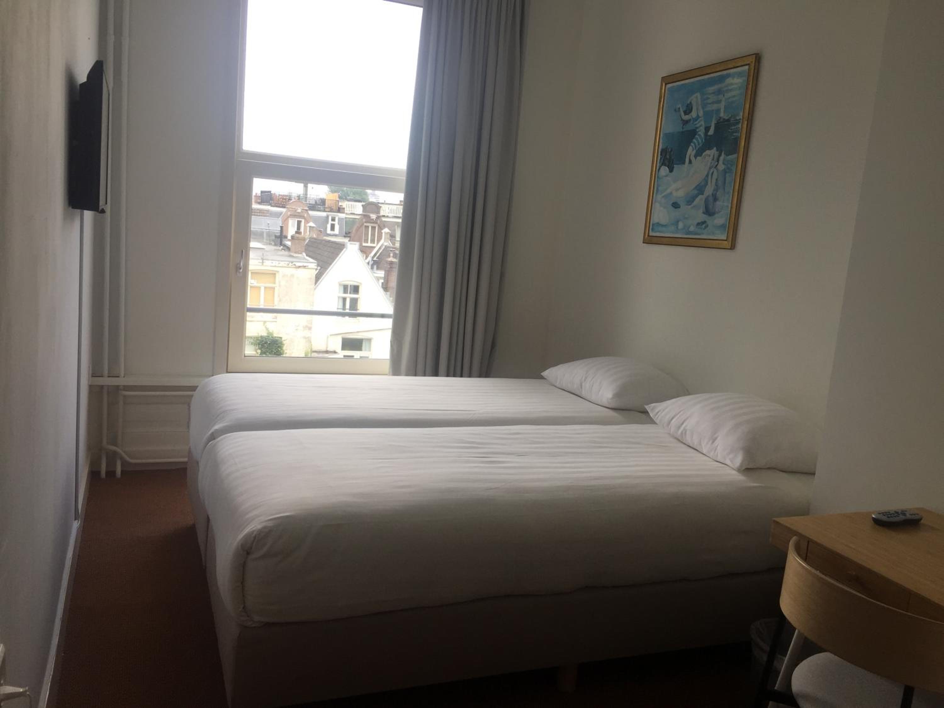 Small Twin Room photo 1