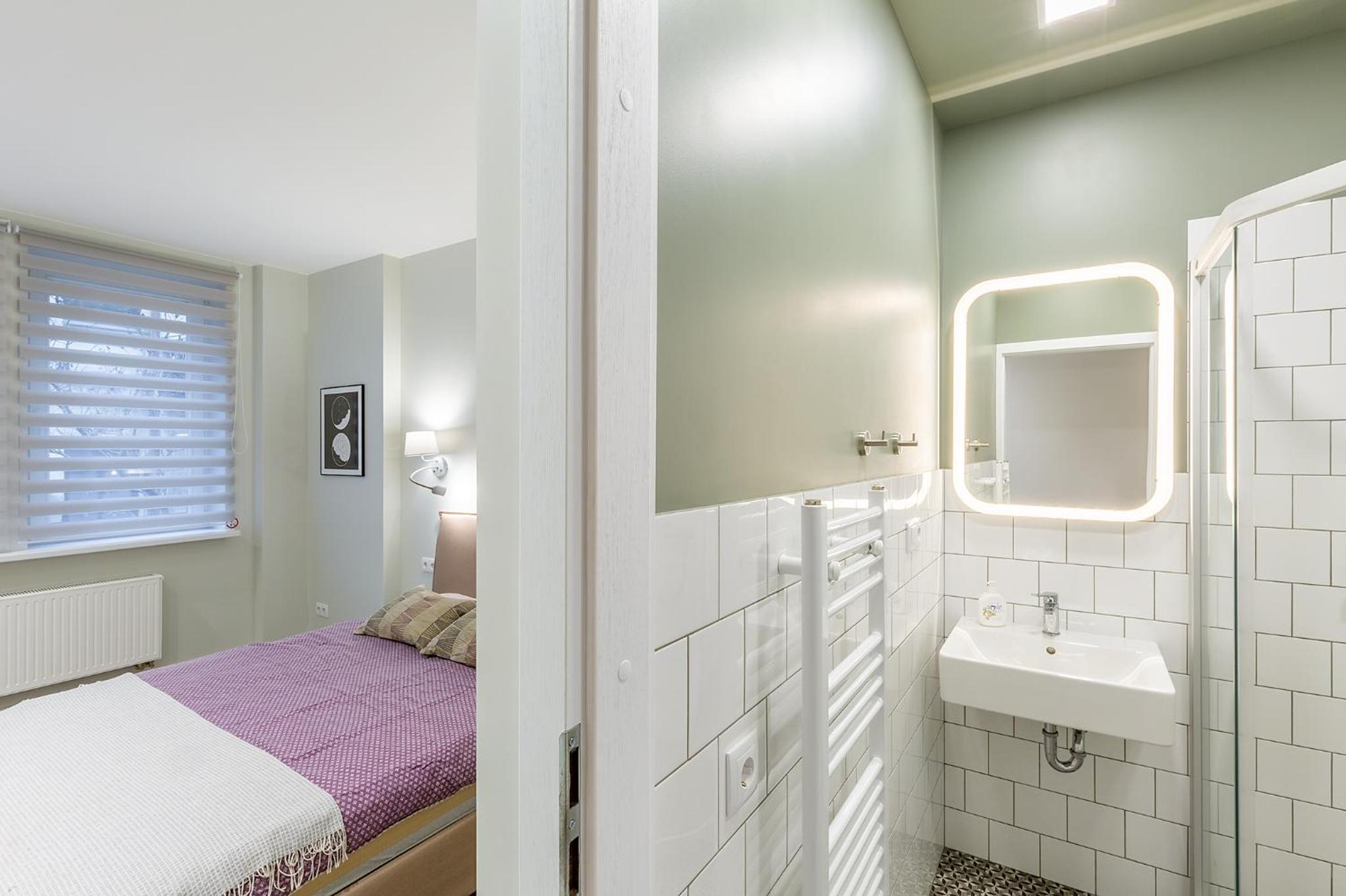 Double Room with Private Bathroom - Photo 24