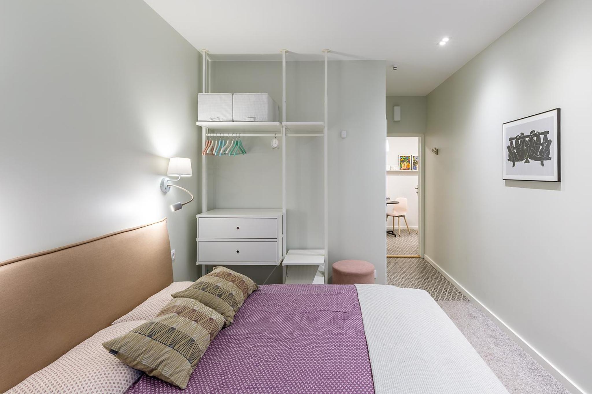 Double Room with Private Bathroom - Photo 22
