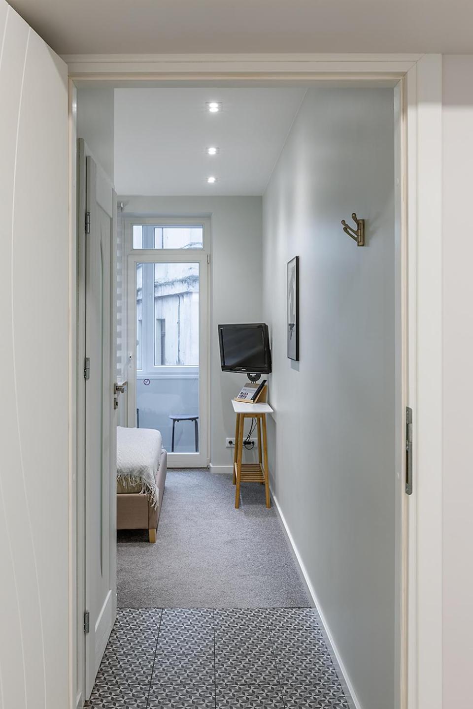 Double Room with Private Bathroom - Photo 7
