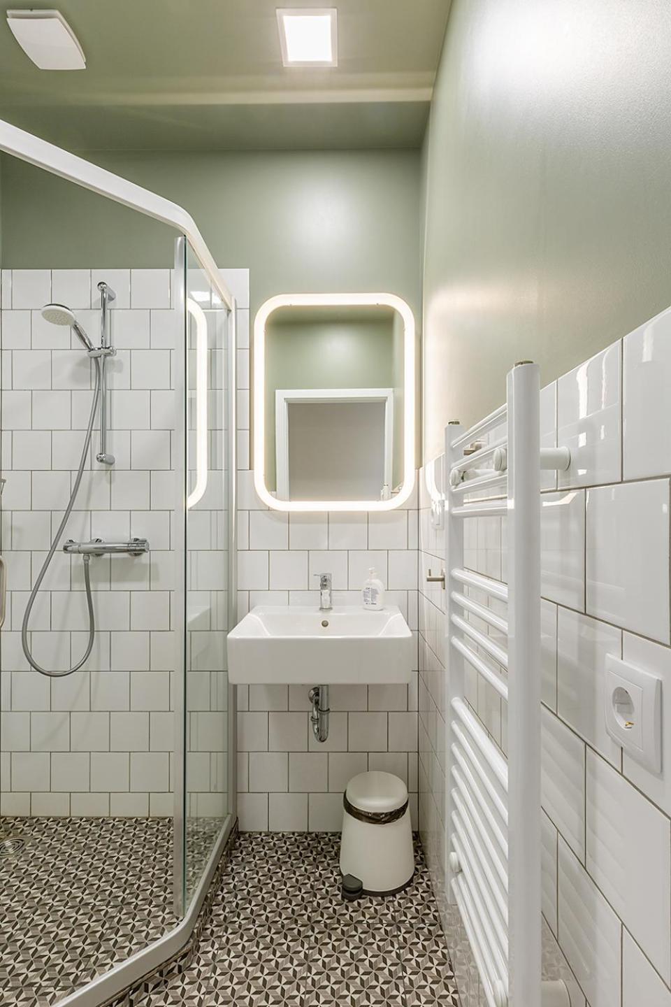 Double Room with Private Bathroom - Photo 5