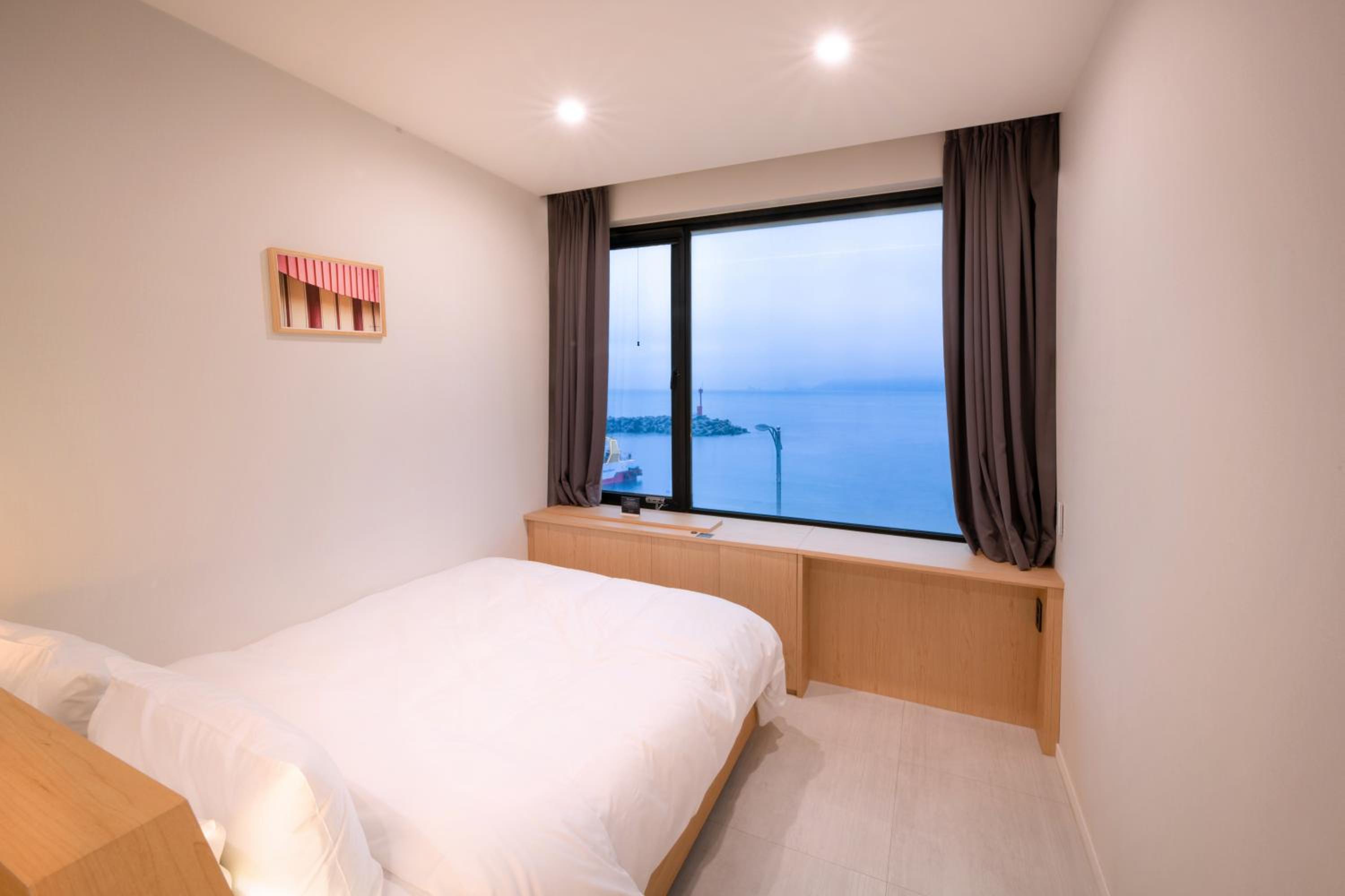 Deluxe Double Room with Sea View photo 1